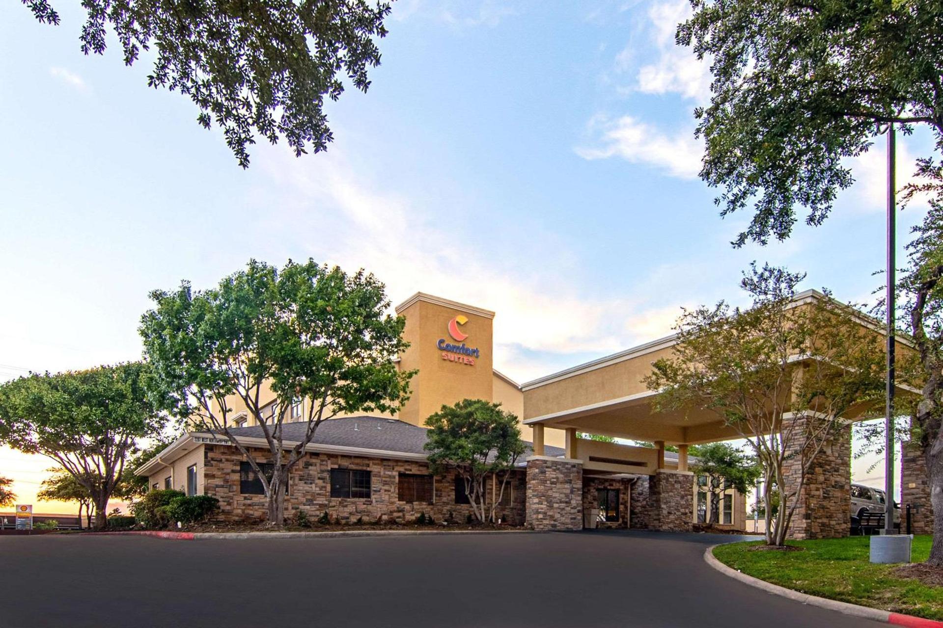 Comfort Suites NW Dallas Near Love Field photo 2