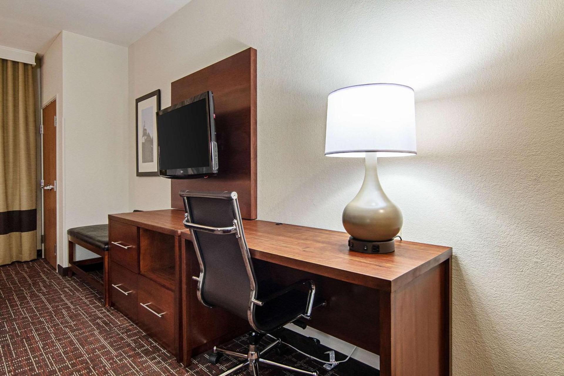 Comfort Suites NW Dallas Near Love Field photo 30