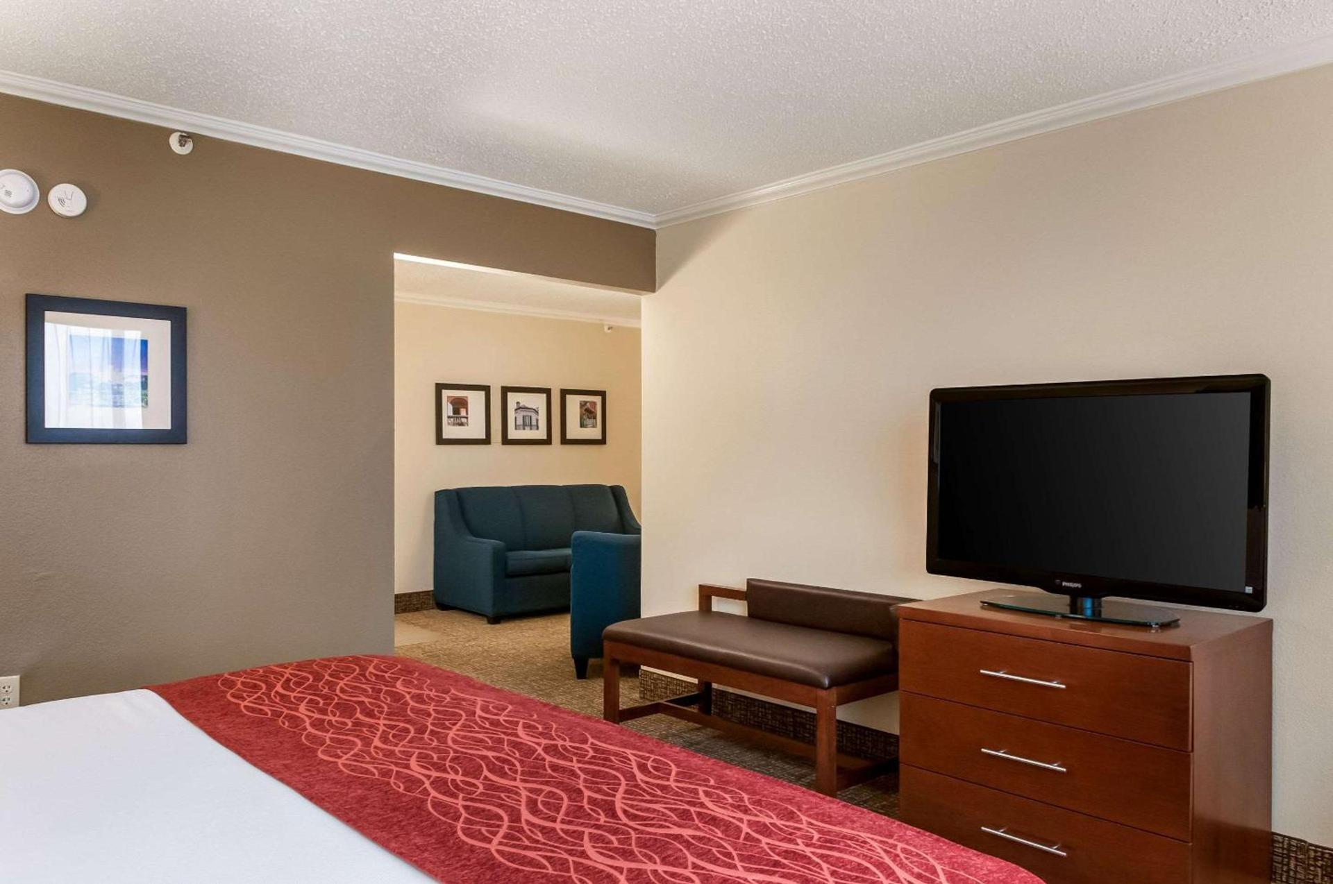 Comfort Inn & Suites At Copeland Tower photo 9