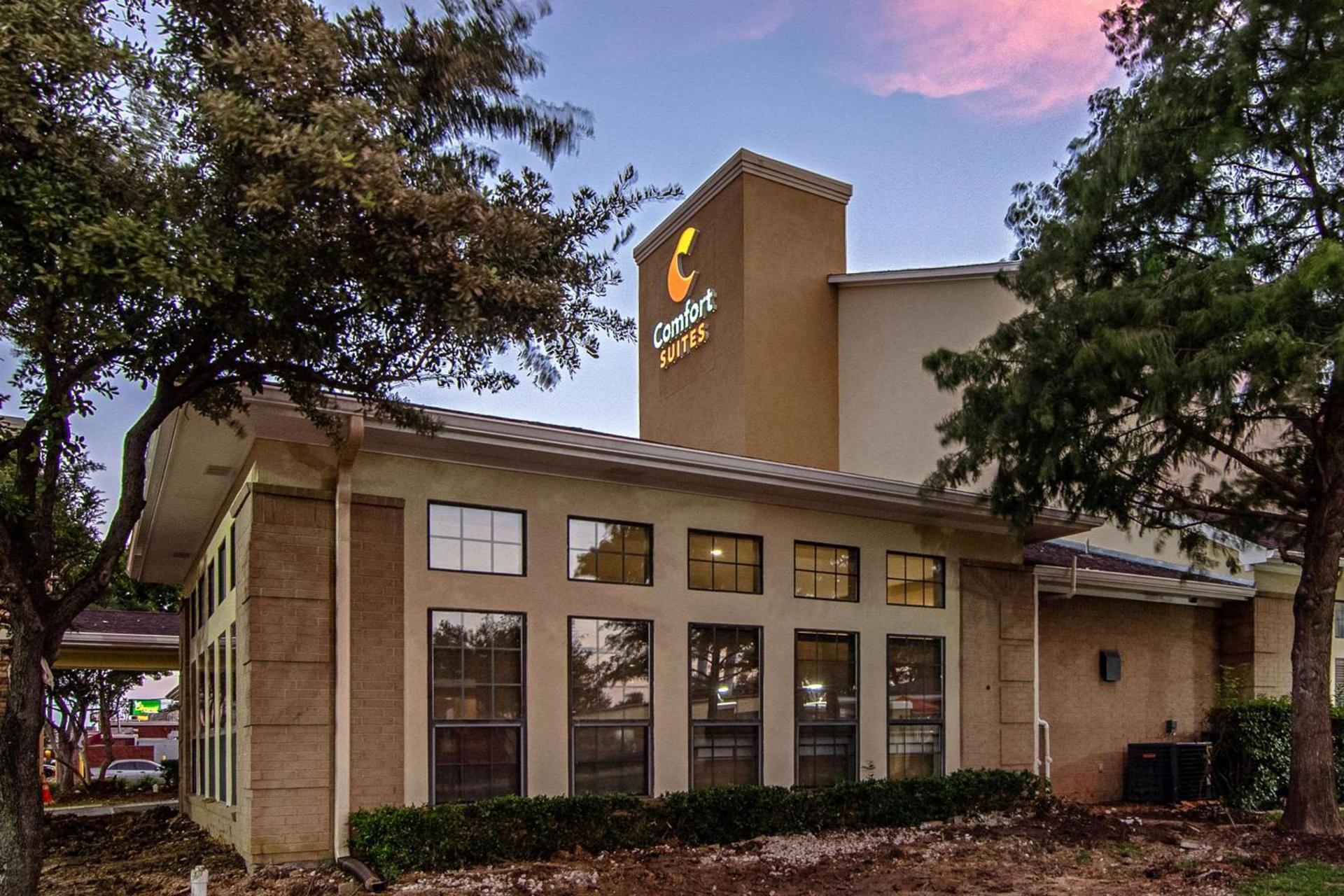 Comfort Suites NW Dallas Near Love Field photo 5