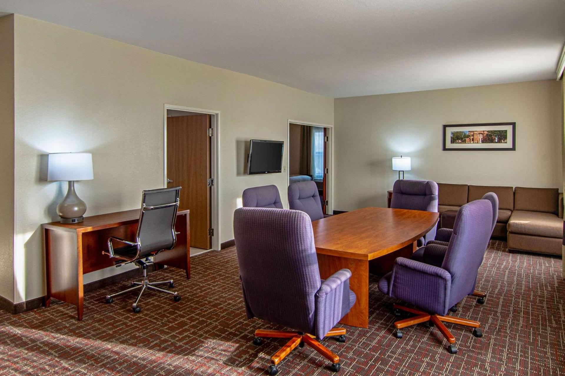Comfort Suites NW Dallas Near Love Field photo 34