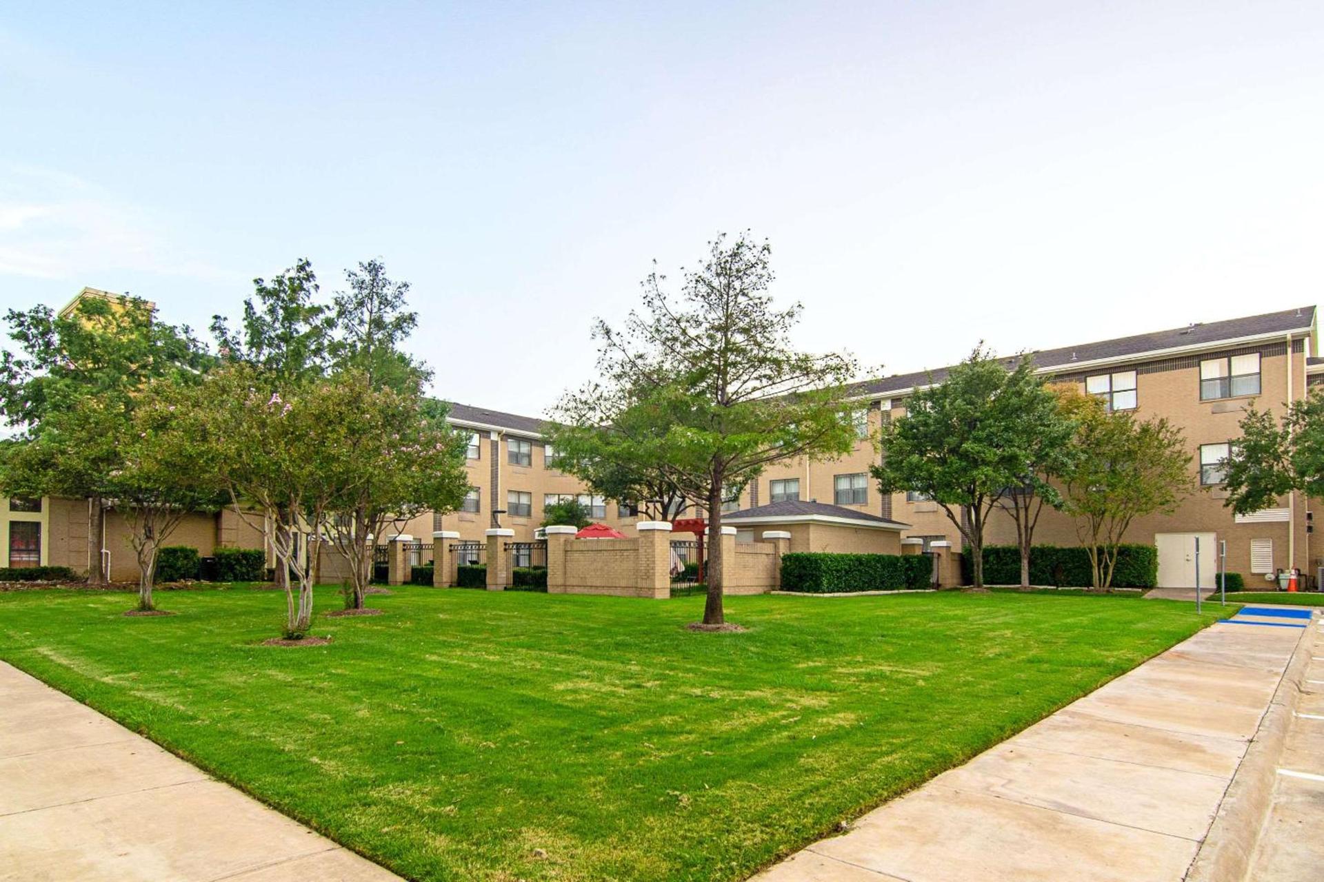 Comfort Suites NW Dallas Near Love Field photo 3