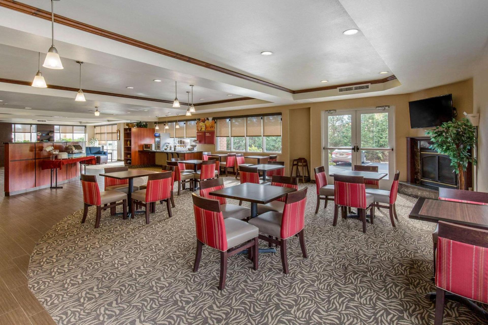 Comfort Suites Seaford photo 35