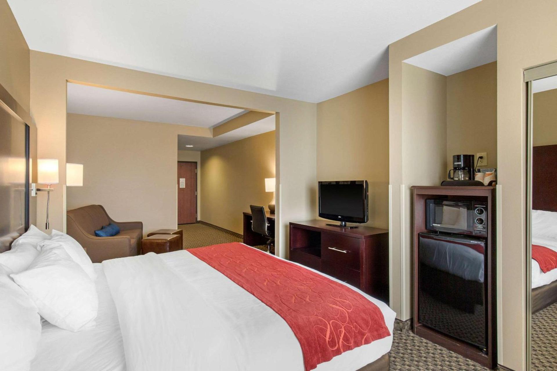 Comfort Suites Seaford photo 11
