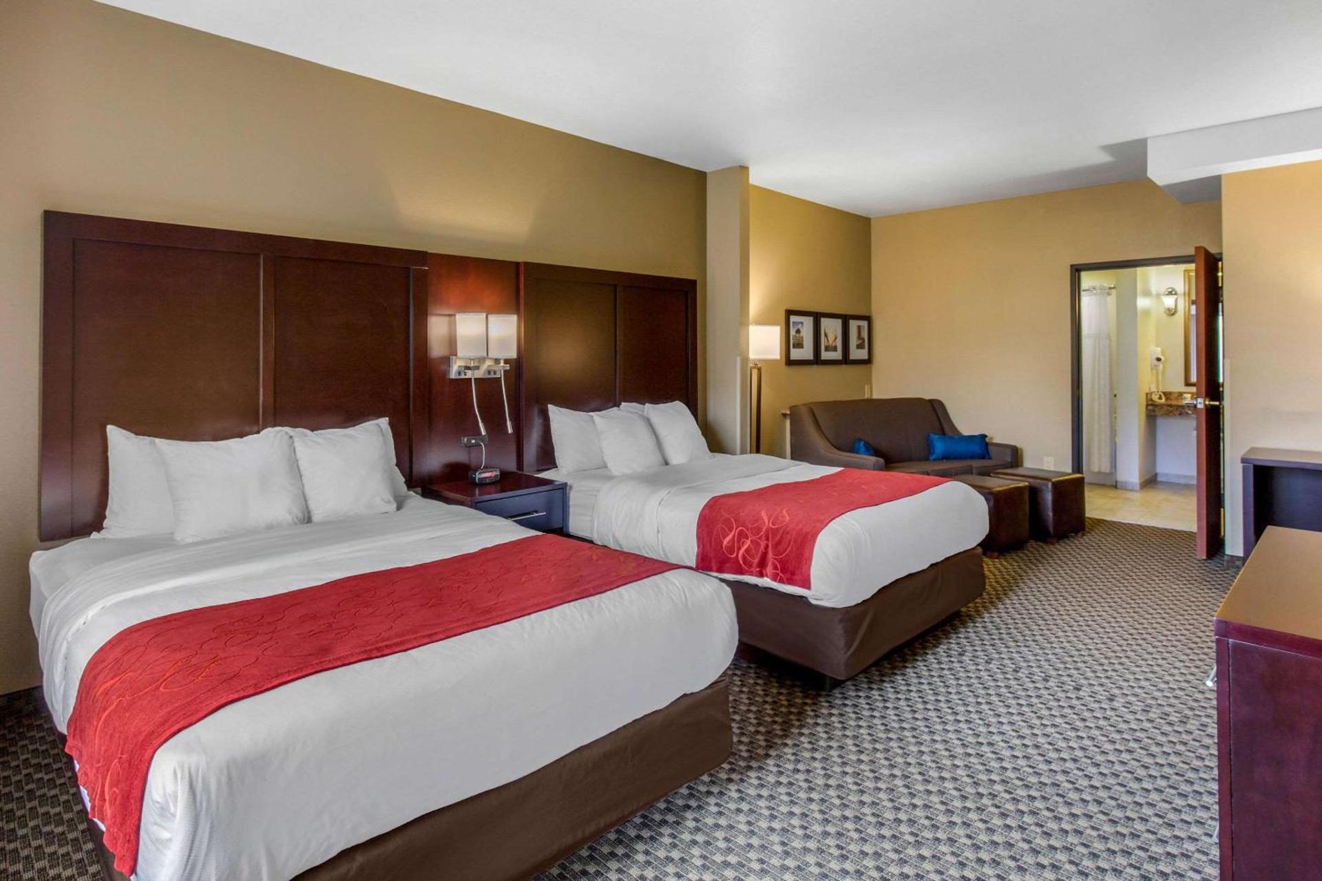 Comfort Suites Seaford photo 22