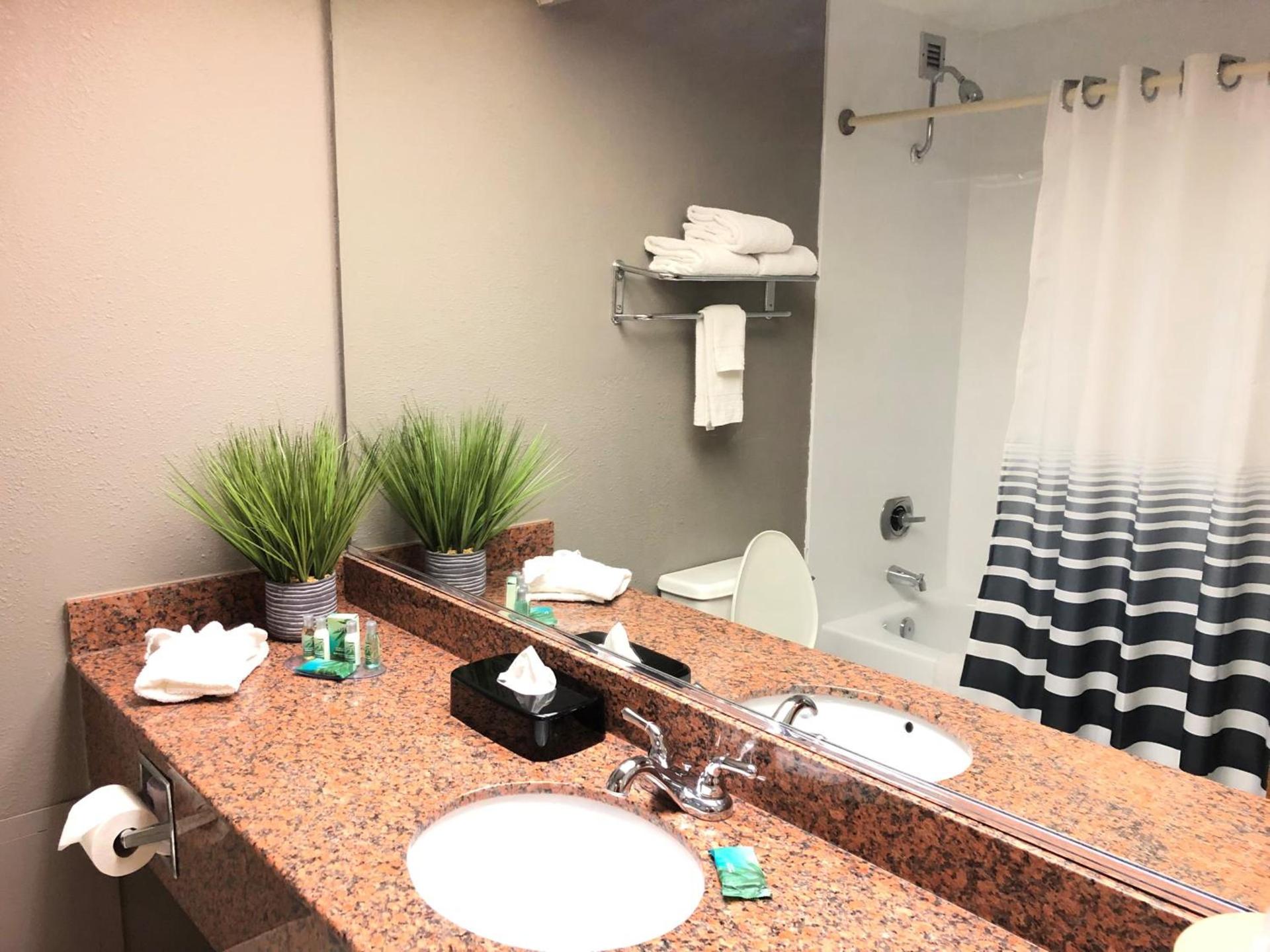 Capital Plaza Hotel photo 20