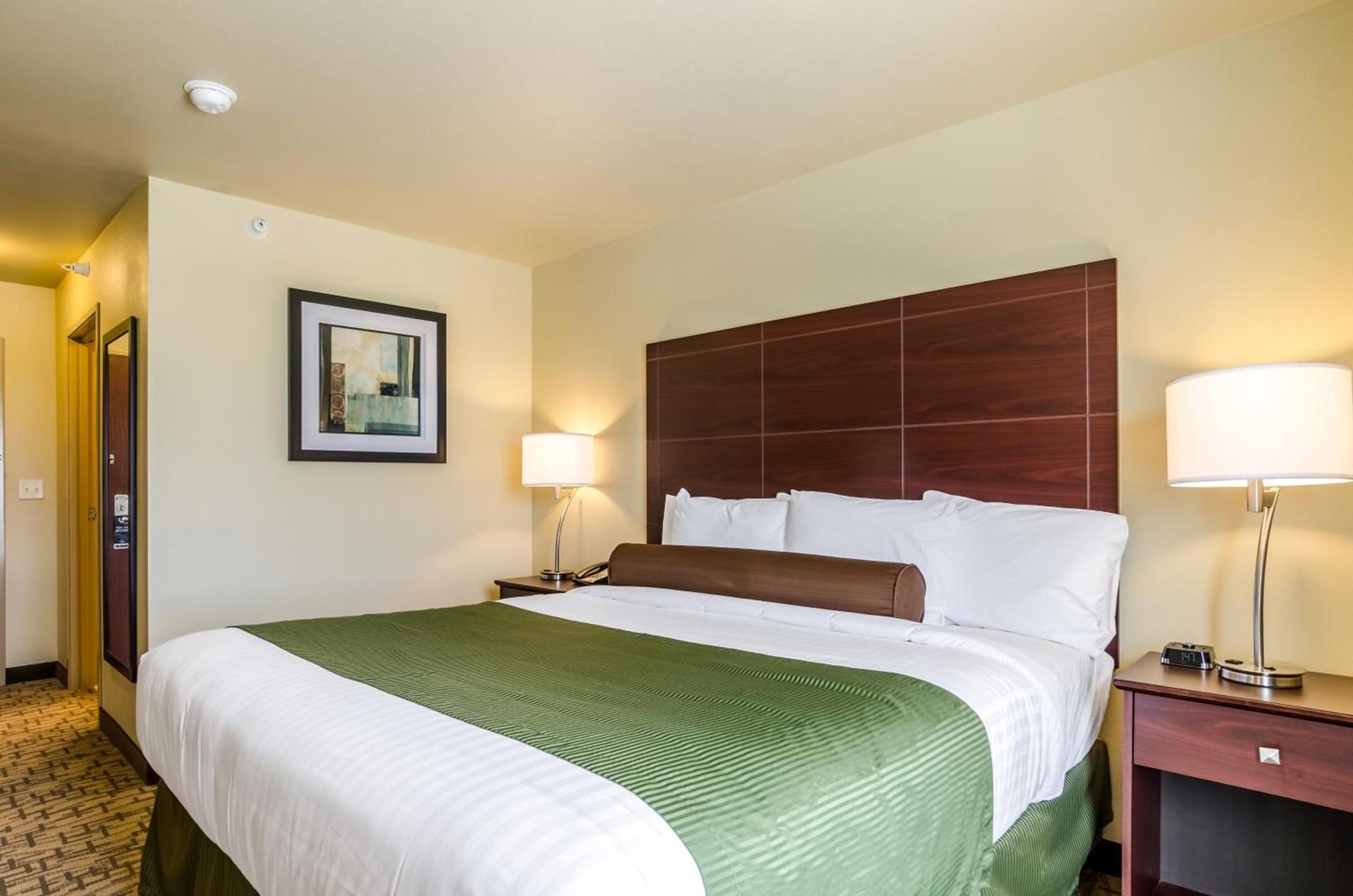 Cobblestone Inn & Suites - Oberlin photo 6