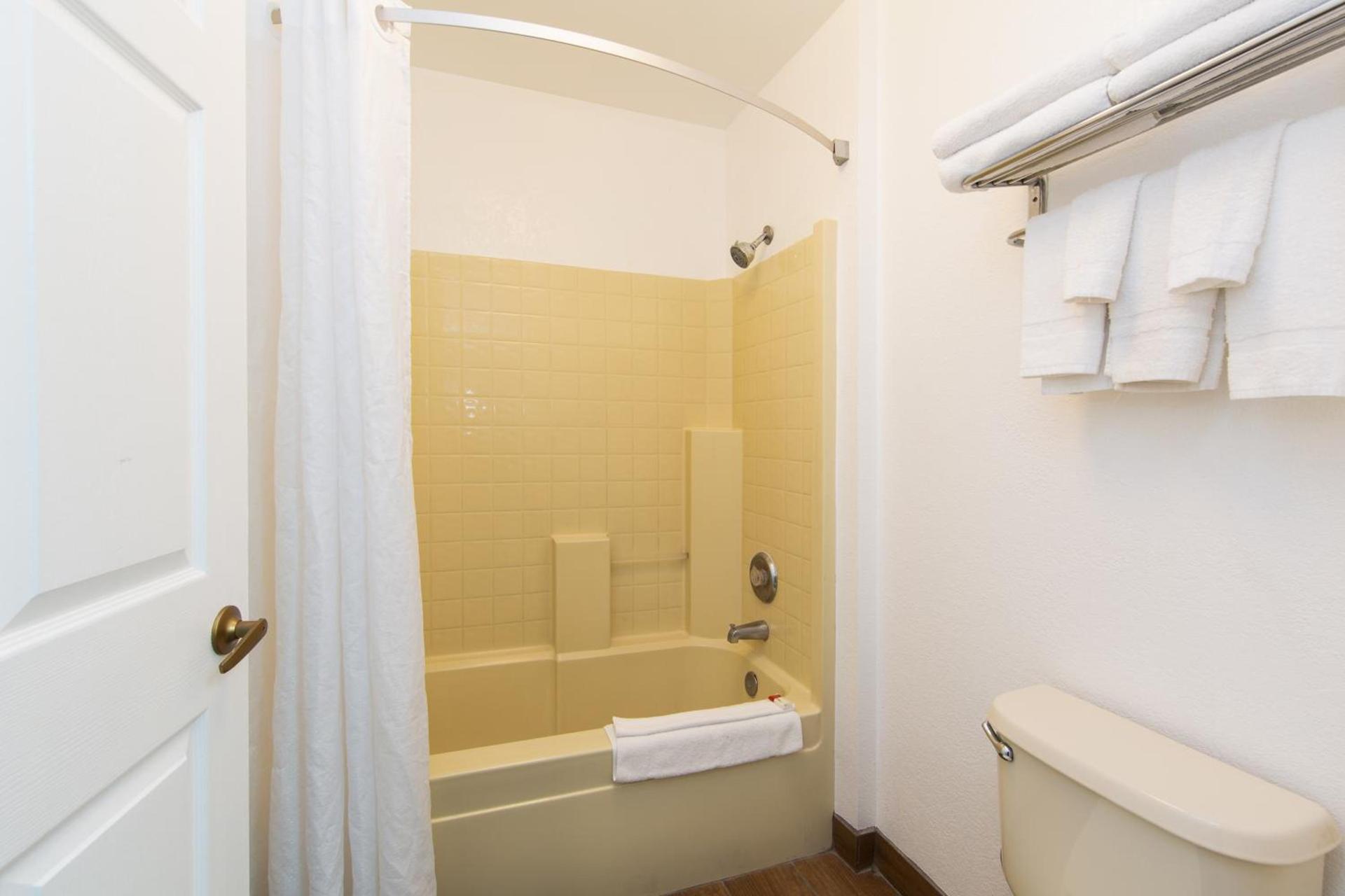 Signature Inn Merced Yosemite Parkway photo 9