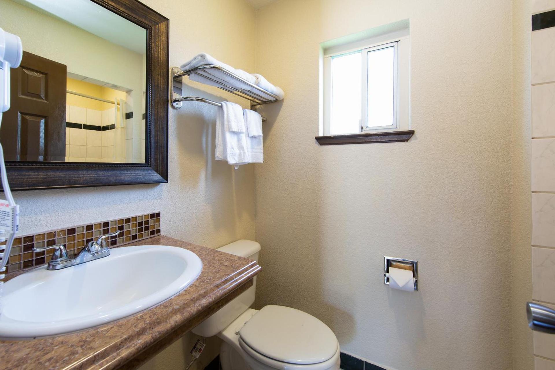 Signature Inn Merced Yosemite Parkway photo 7