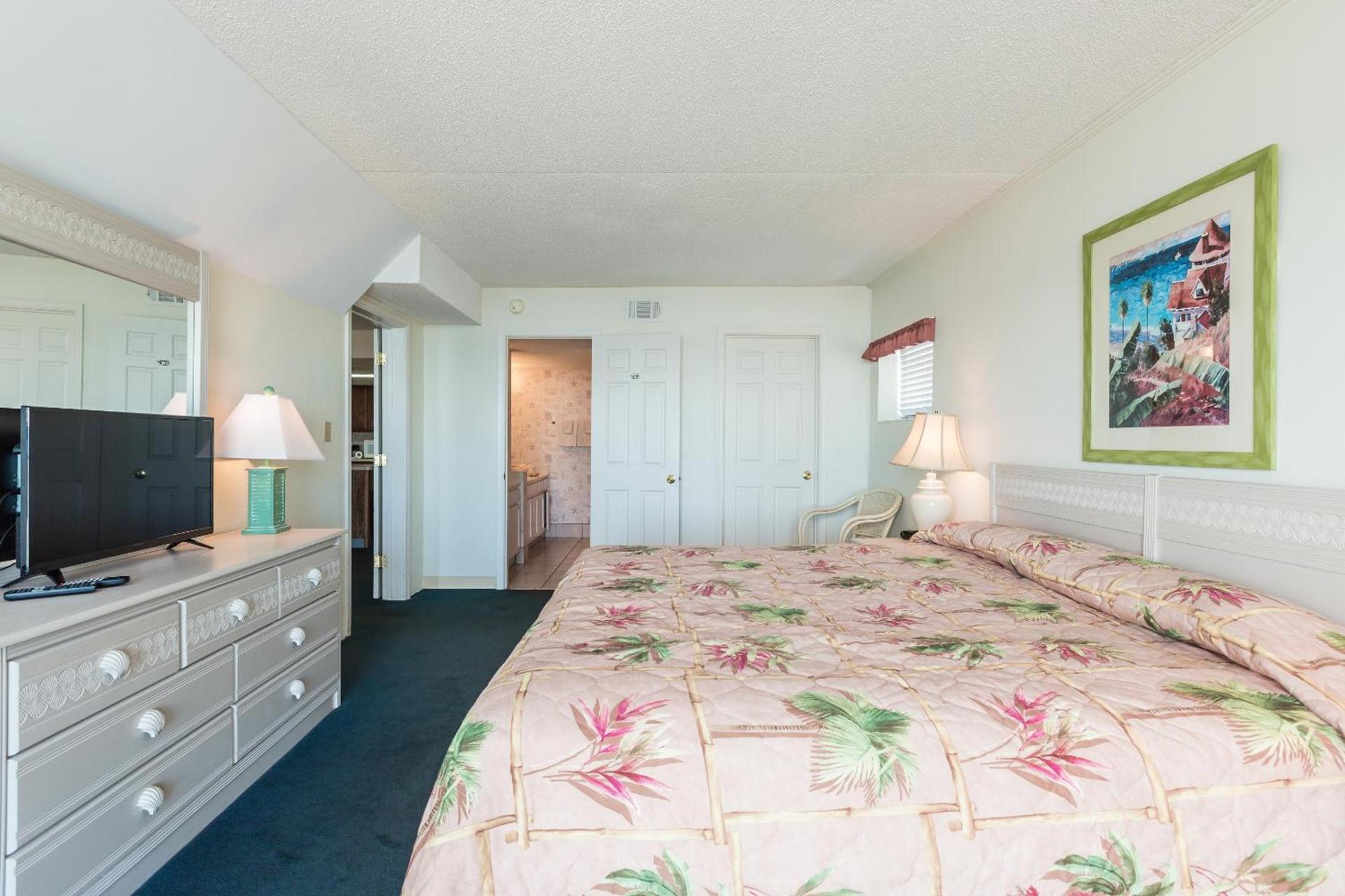 Ocean Towers Resort photo 16