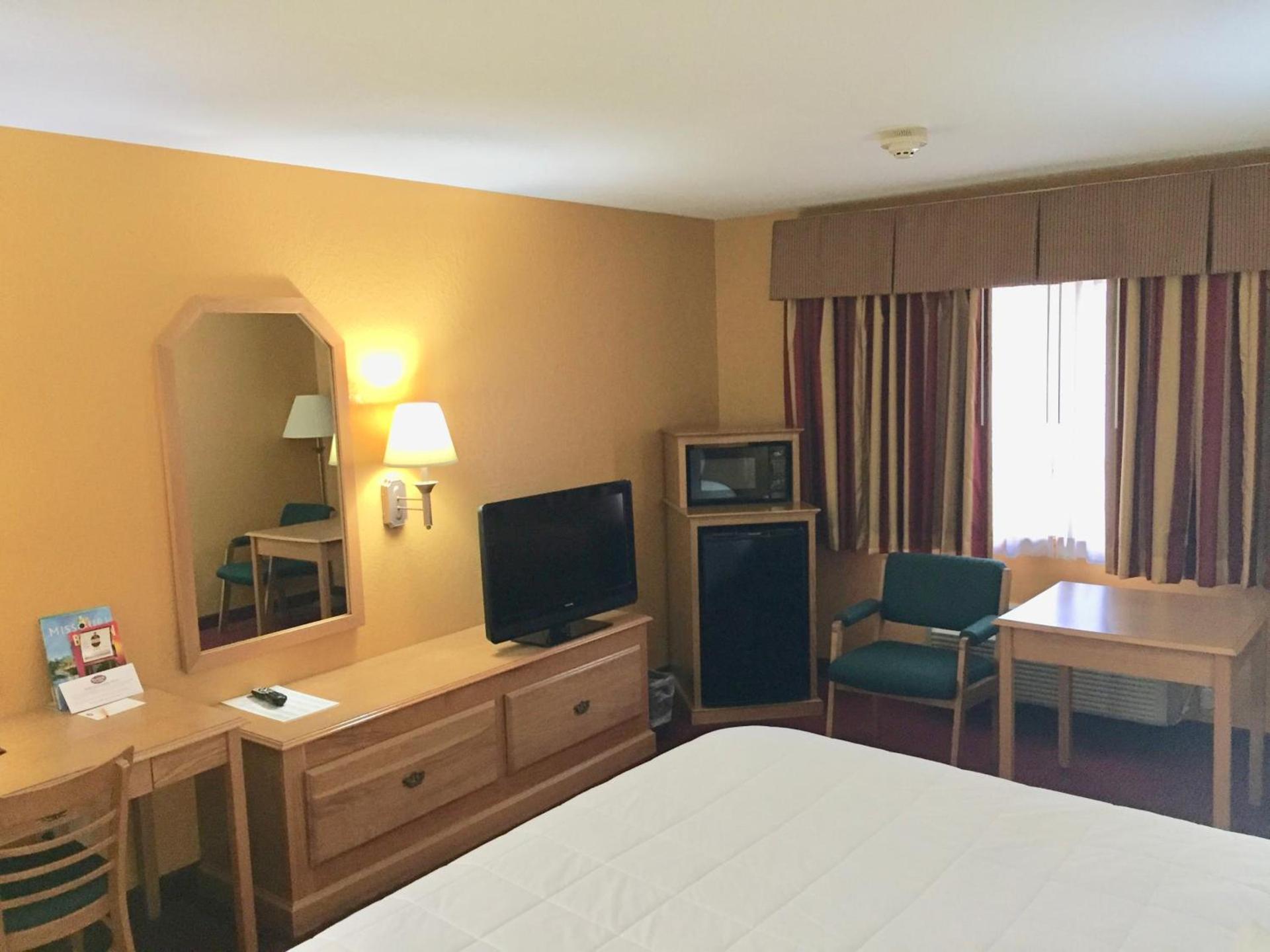 Parkfield Inn - Clinton photo 15