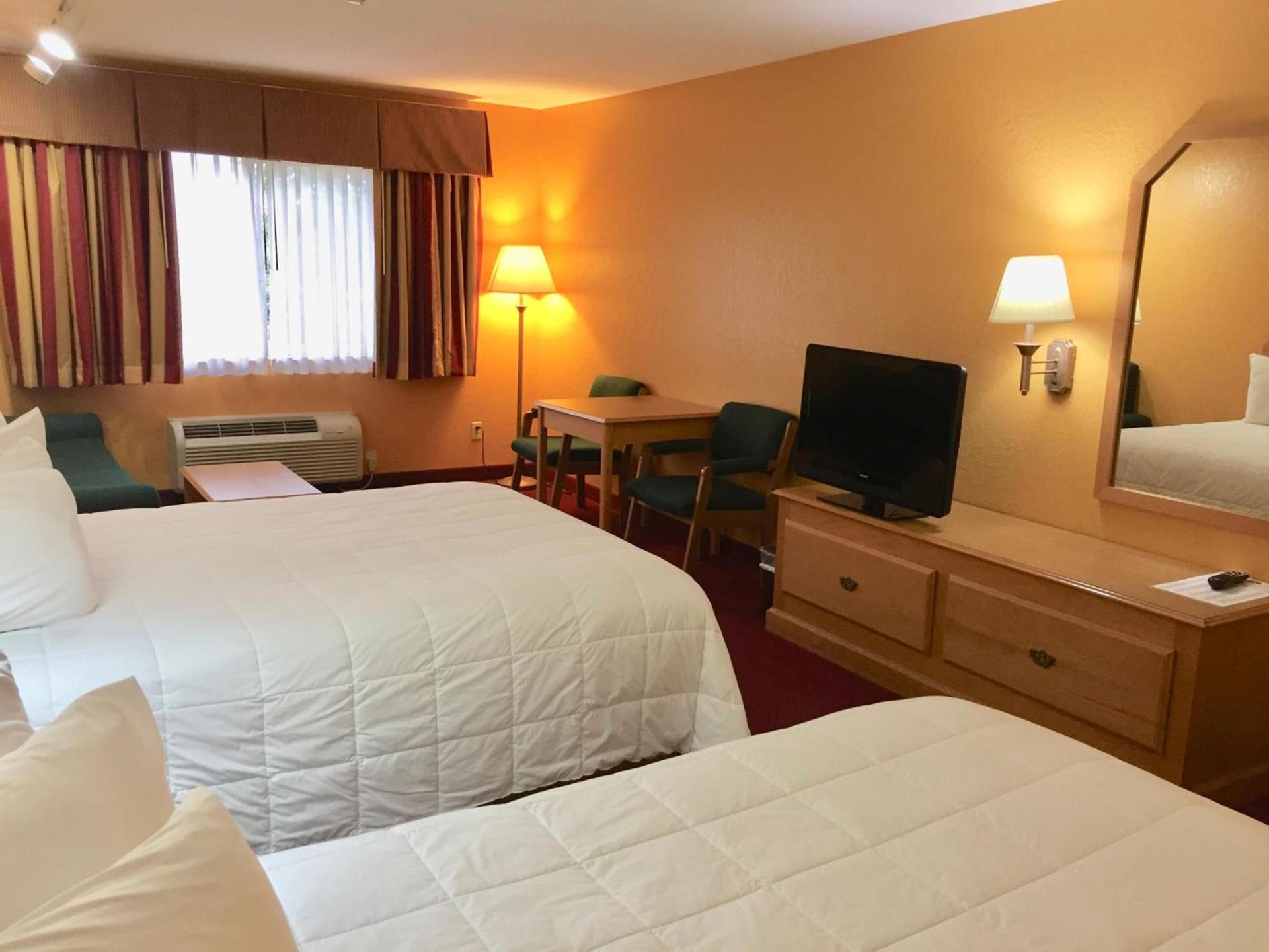 Parkfield Inn - Clinton photo 14