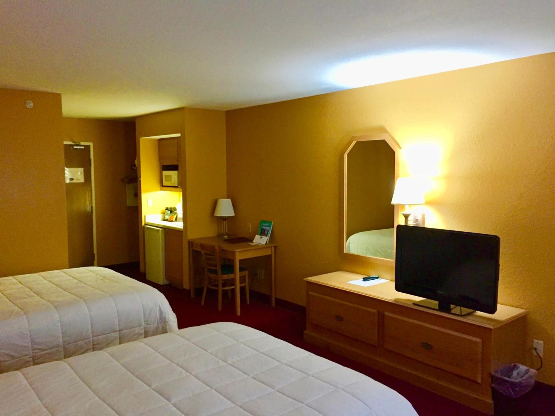 Parkfield Inn - Clinton photo 13