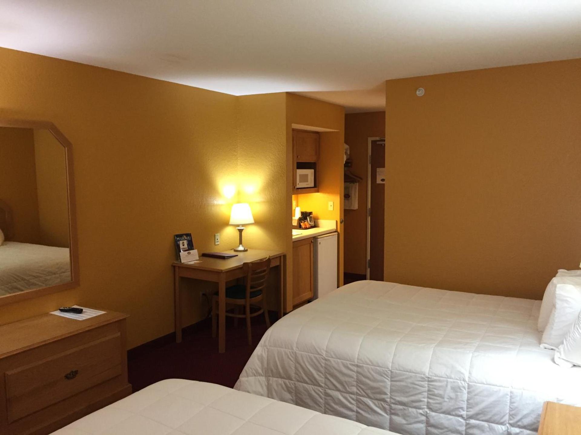 Parkfield Inn - Clinton photo 11