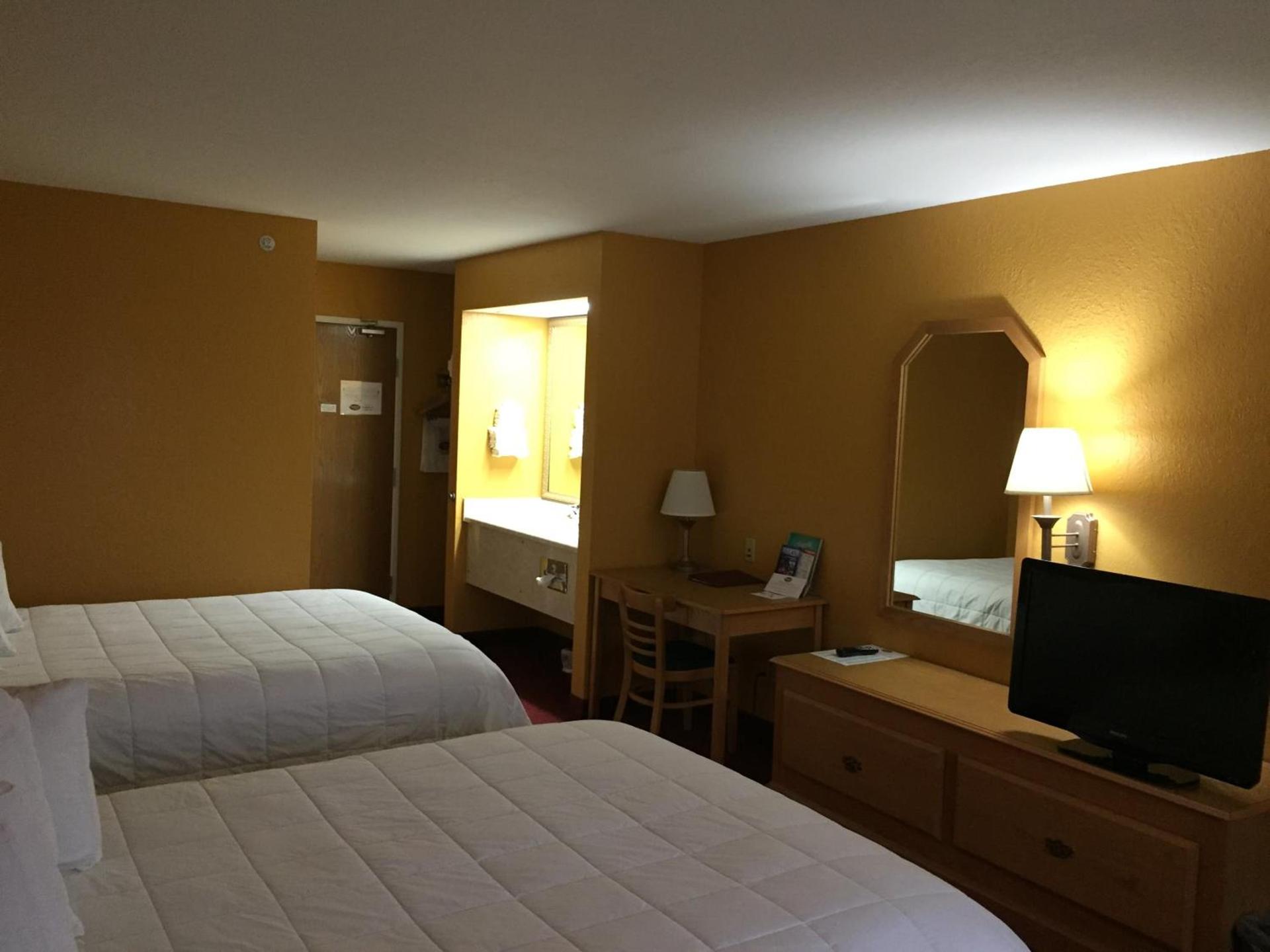 Parkfield Inn - Clinton photo 10