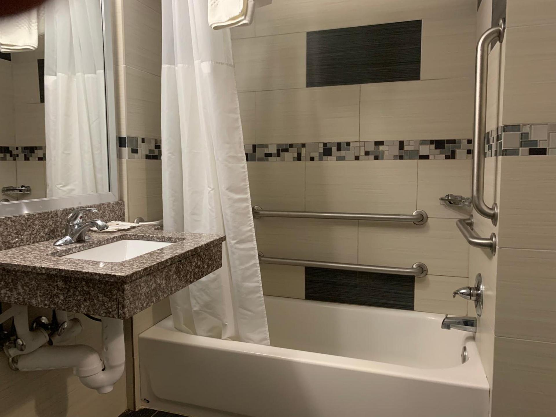Red Carpet Inn Elmwood photo 22