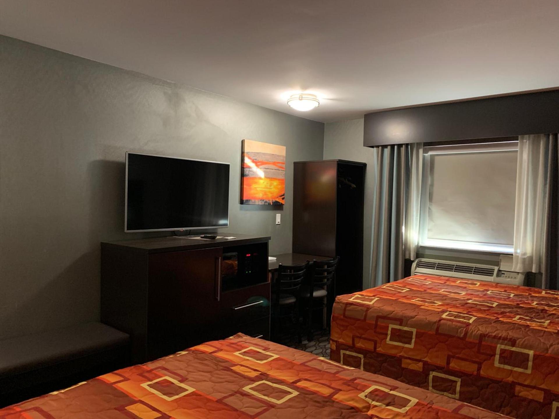 Red Carpet Inn Elmwood photo 18