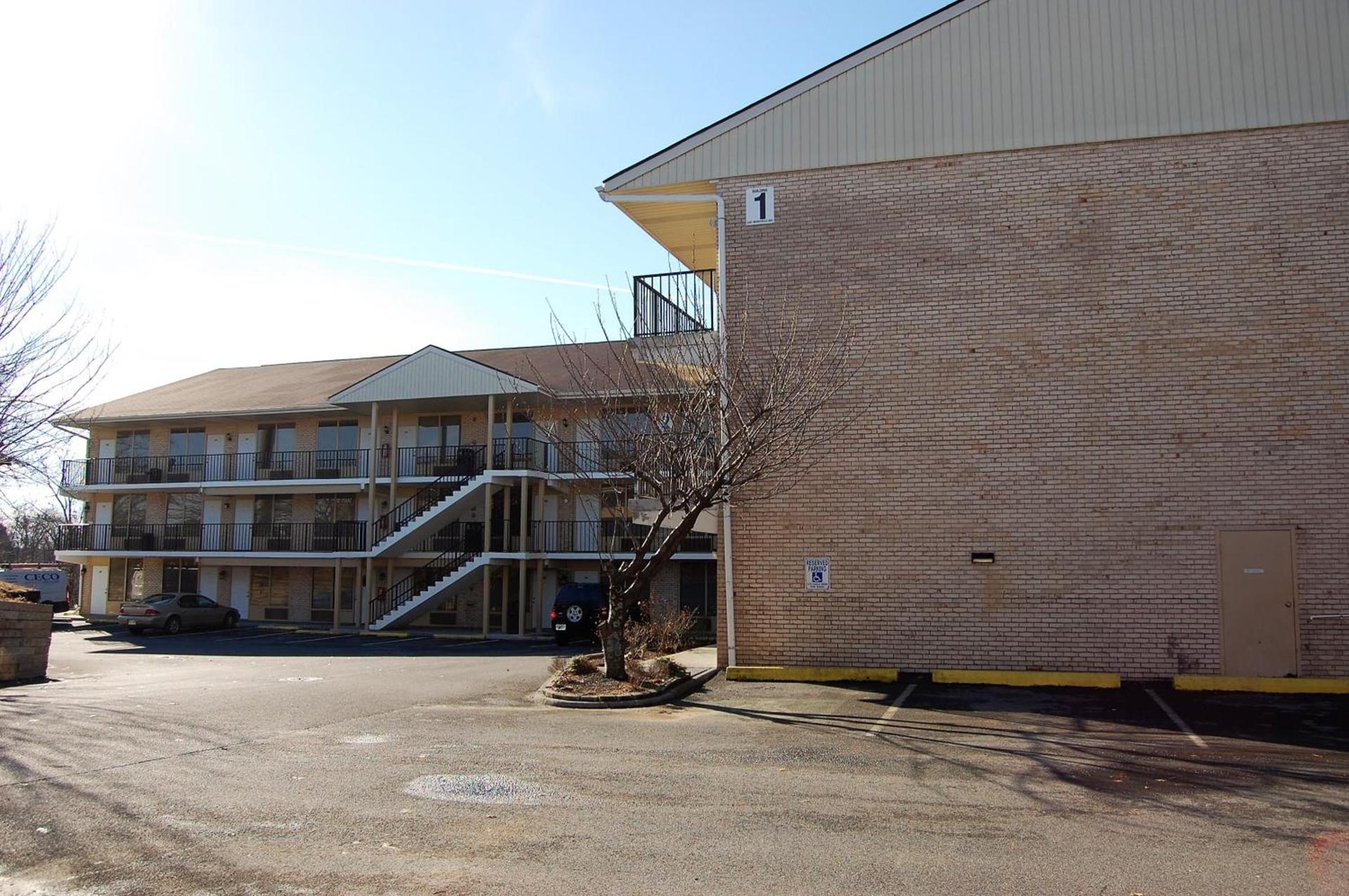 APM Inn and Suites photo 3