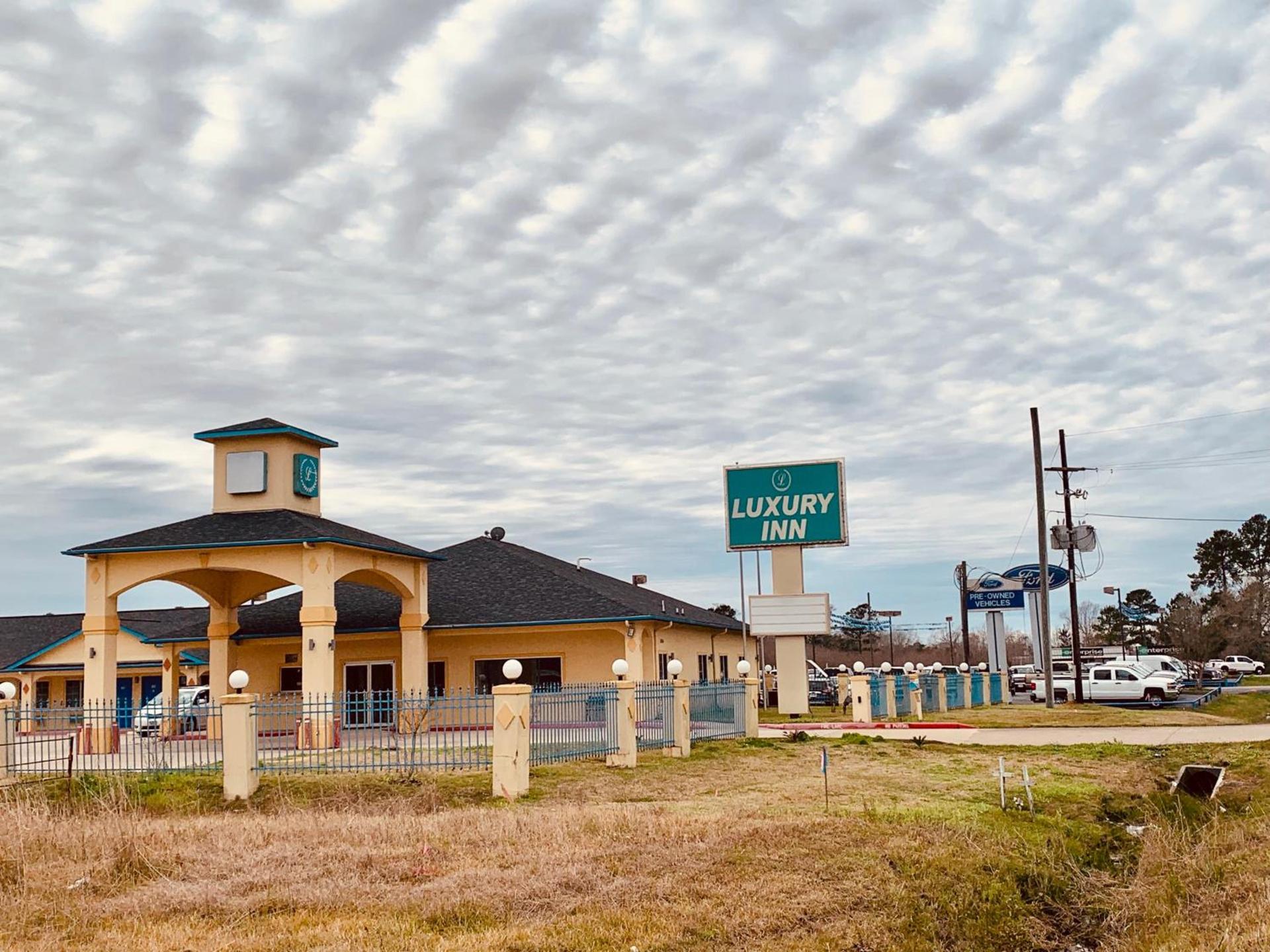 Luxury Inn Liberty photo 3