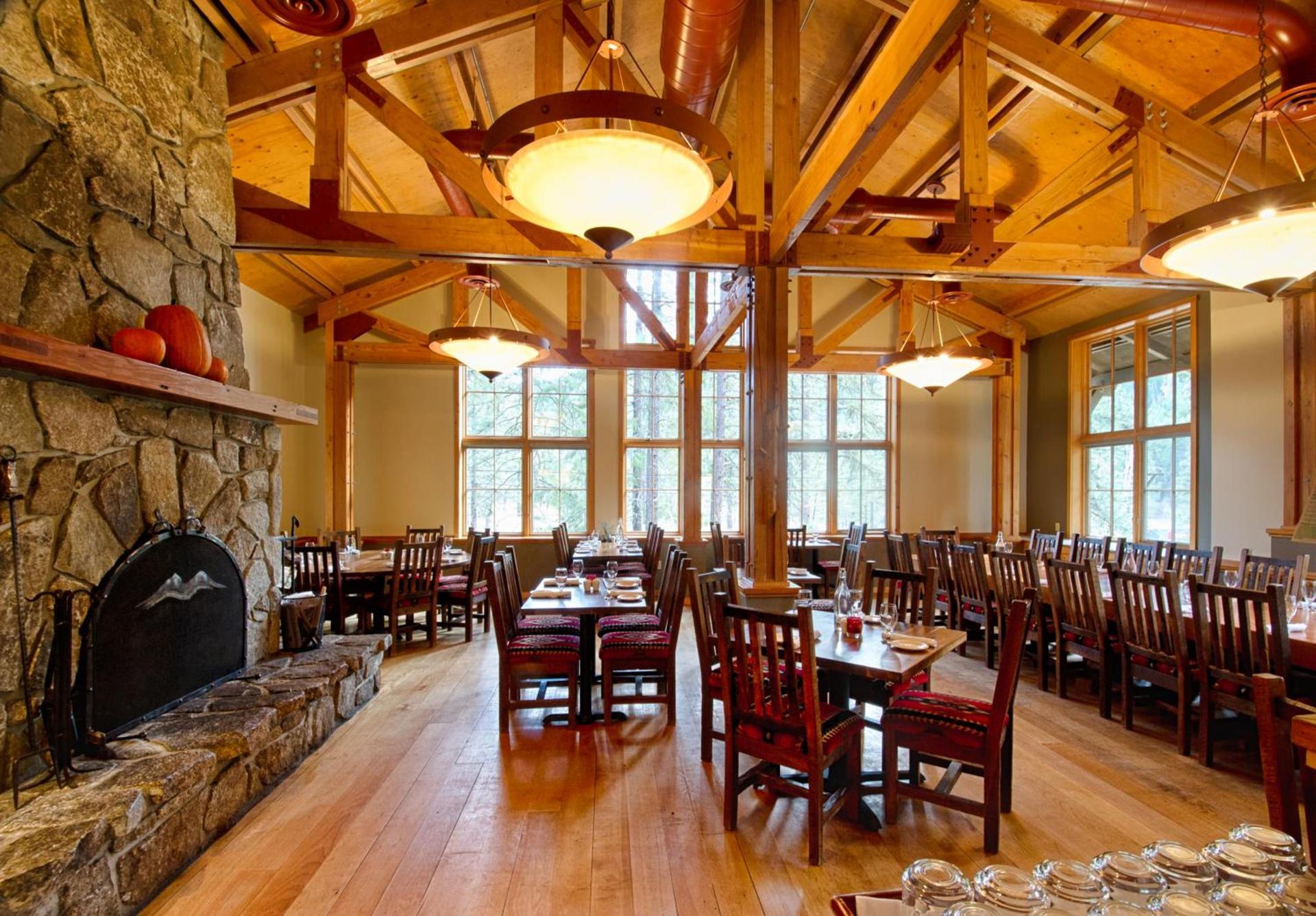 Sleeping Lady Mountain Resort & Spa photo 2