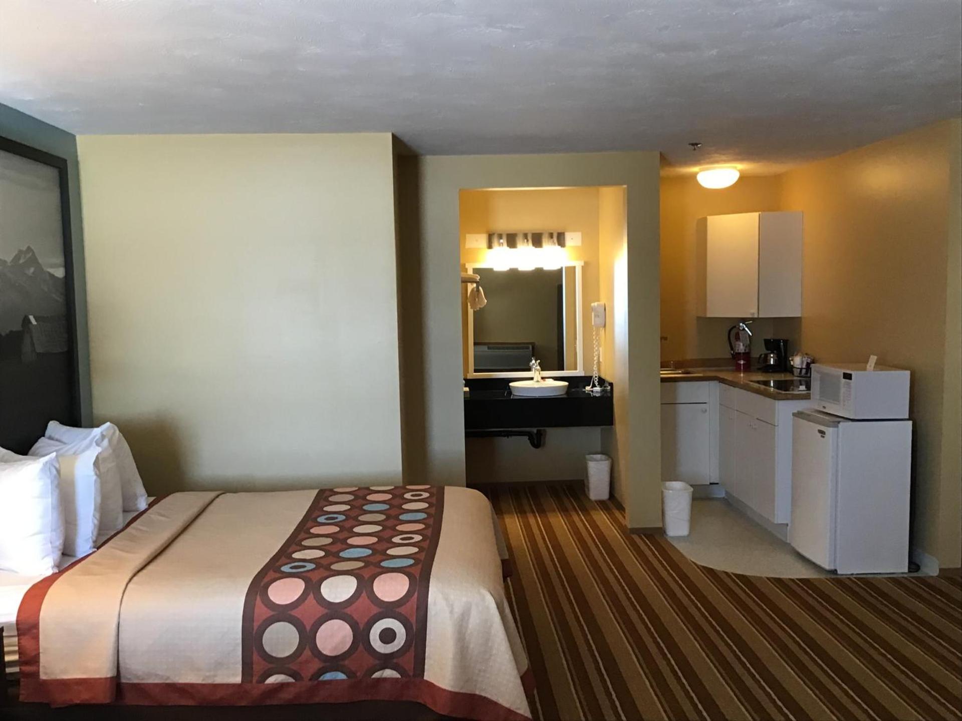 Super 8 by Wyndham Driggs photo 31