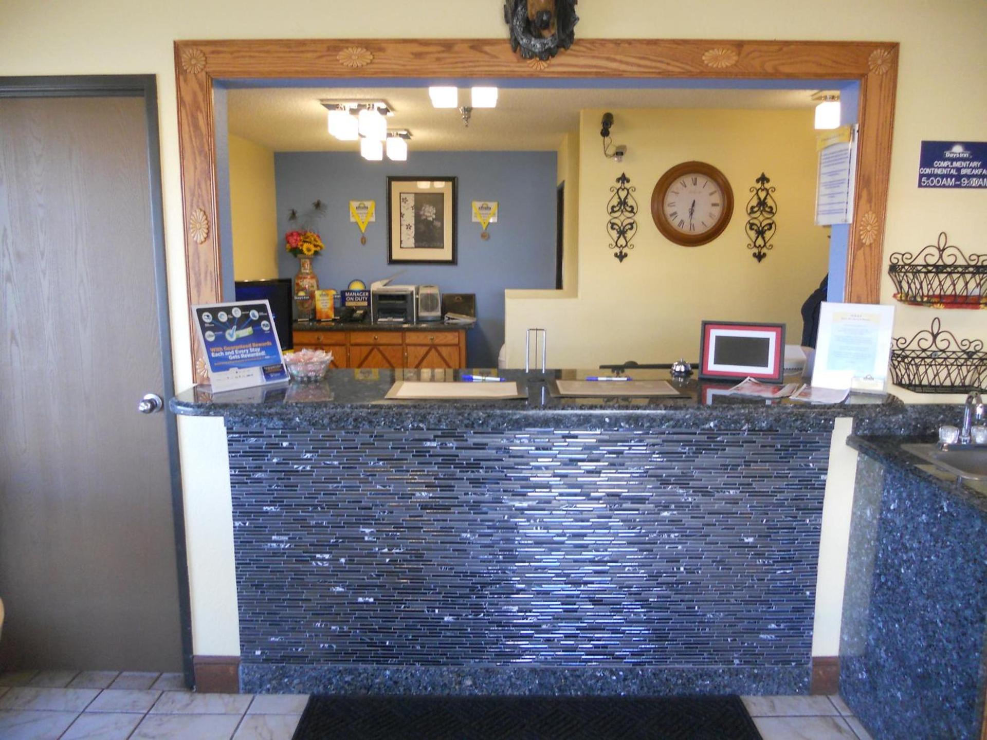 Days Inn by Wyndham Tucumcari photo 25