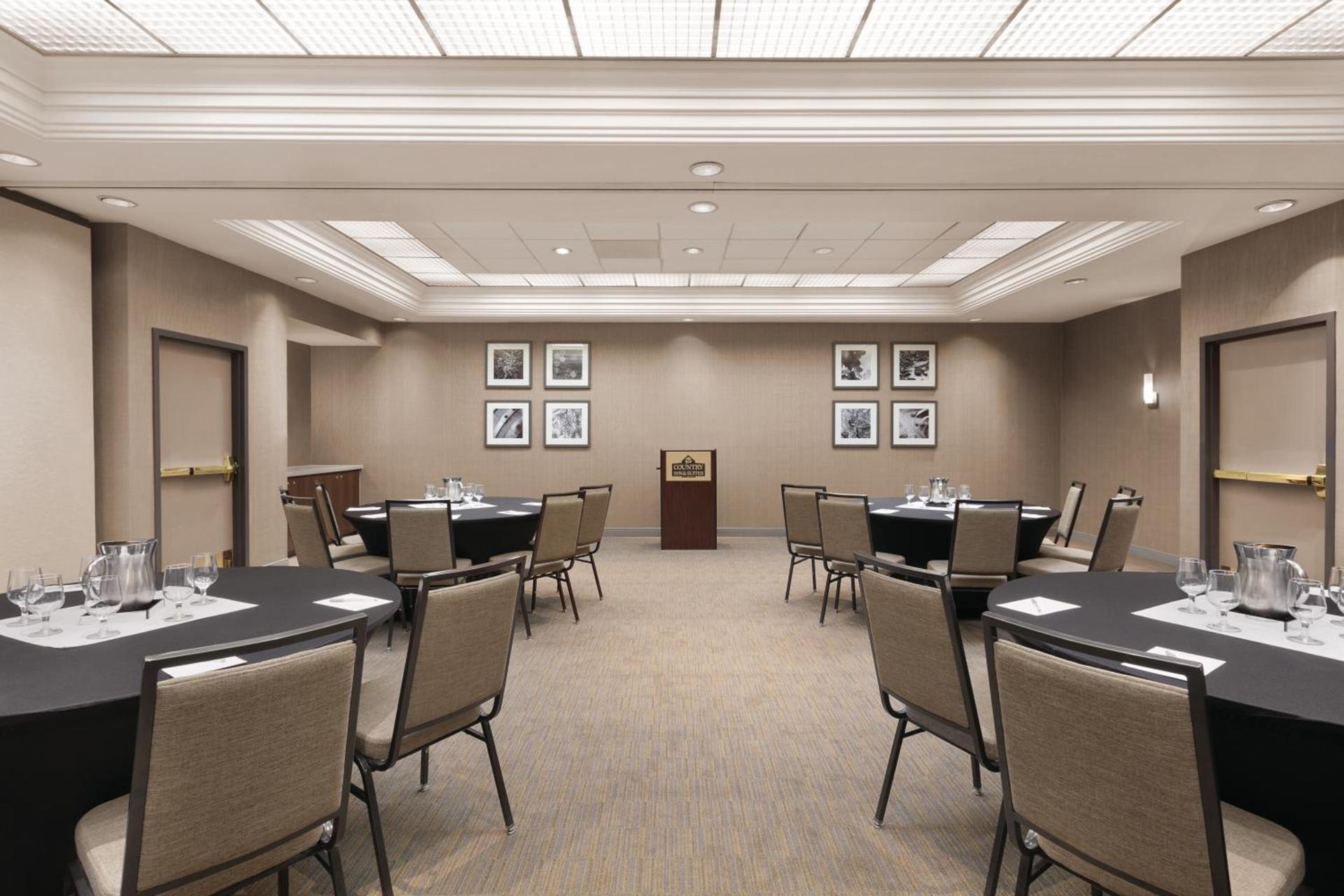 Country Inn & Suites by Radisson, Seattle-Bothell, WA photo 32