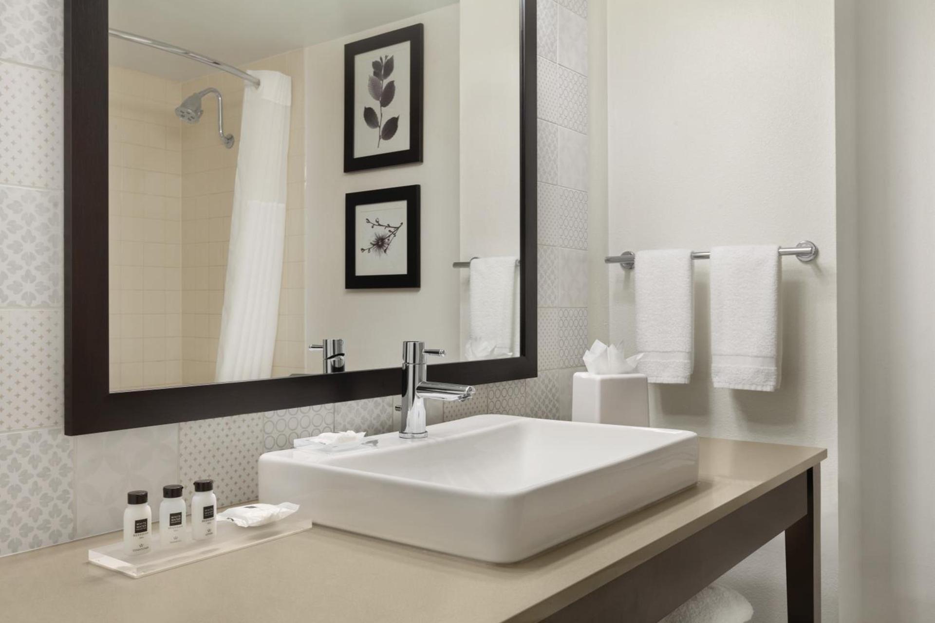 Country Inn & Suites by Radisson, Seattle-Bothell, WA photo 35