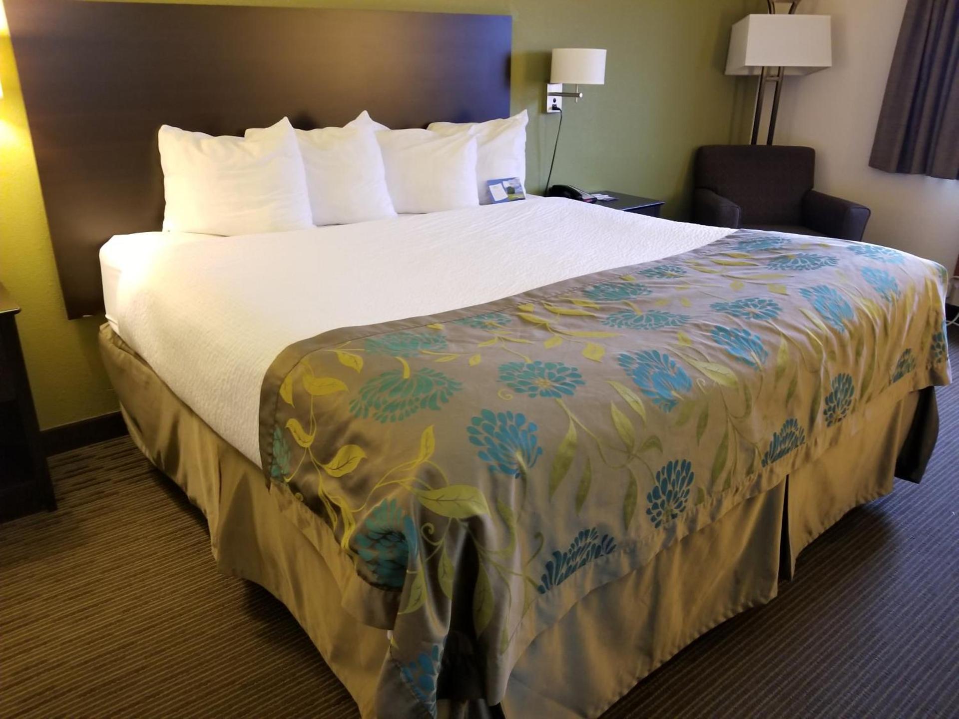 Baymont by Wyndham Eau Claire WI photo 16