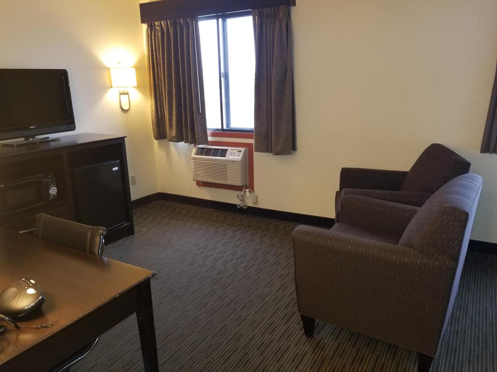 Baymont by Wyndham Eau Claire WI photo 26