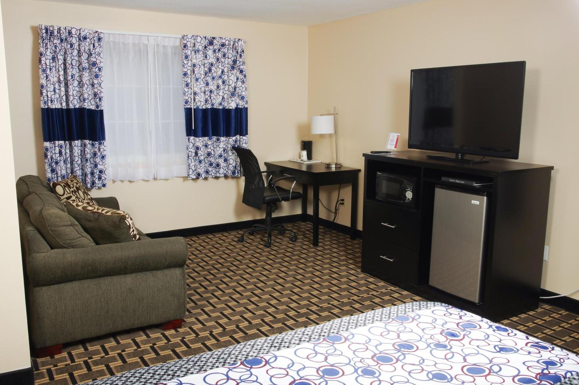 DUTCH INN AND SUITES photo 24