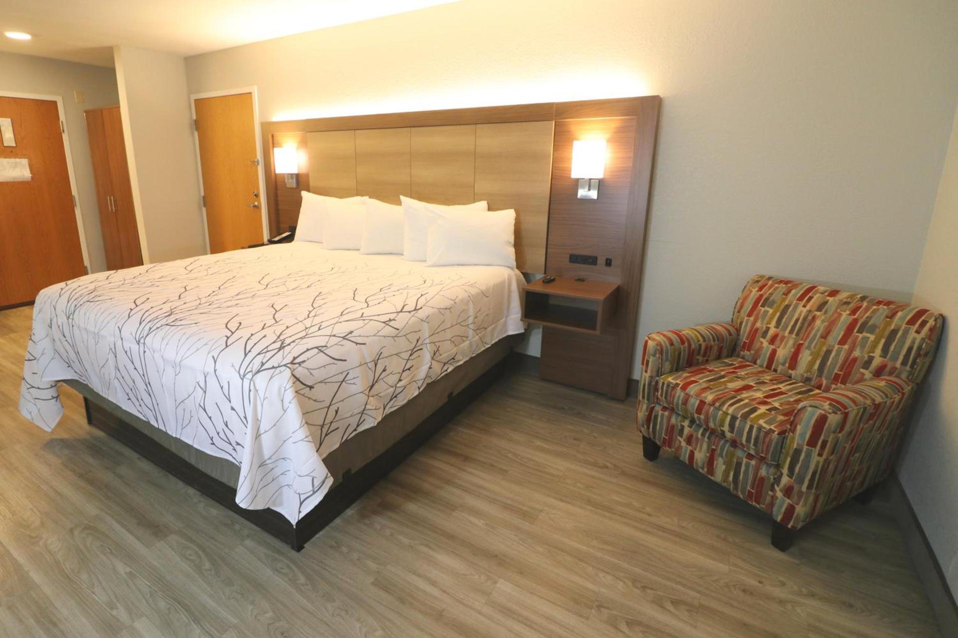 Garner Hotel Pigeon Forge Downtown by IHG photo 35
