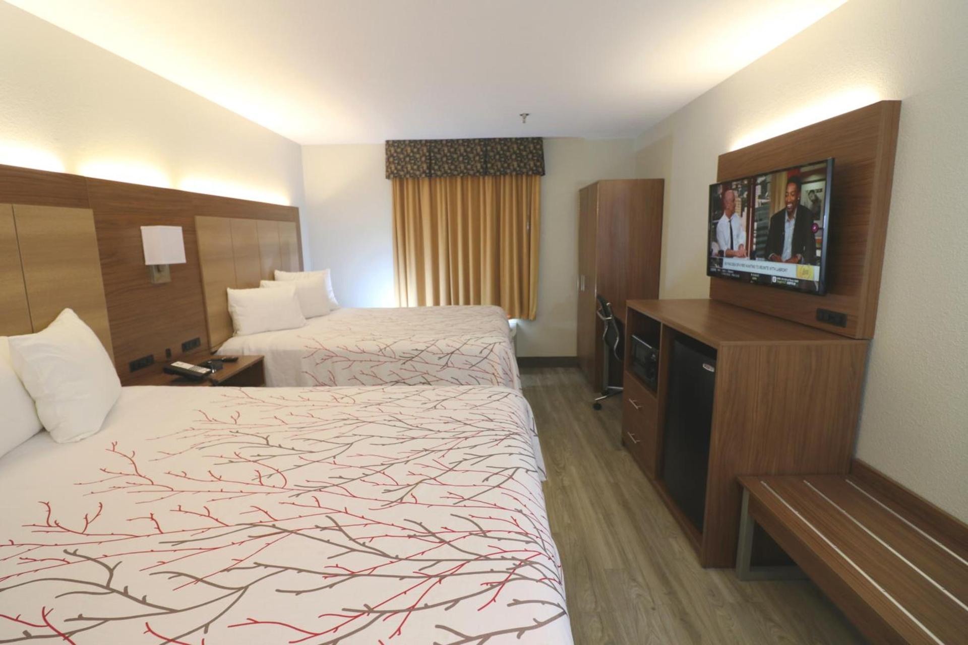 Garner Hotel Pigeon Forge Downtown by IHG photo 30