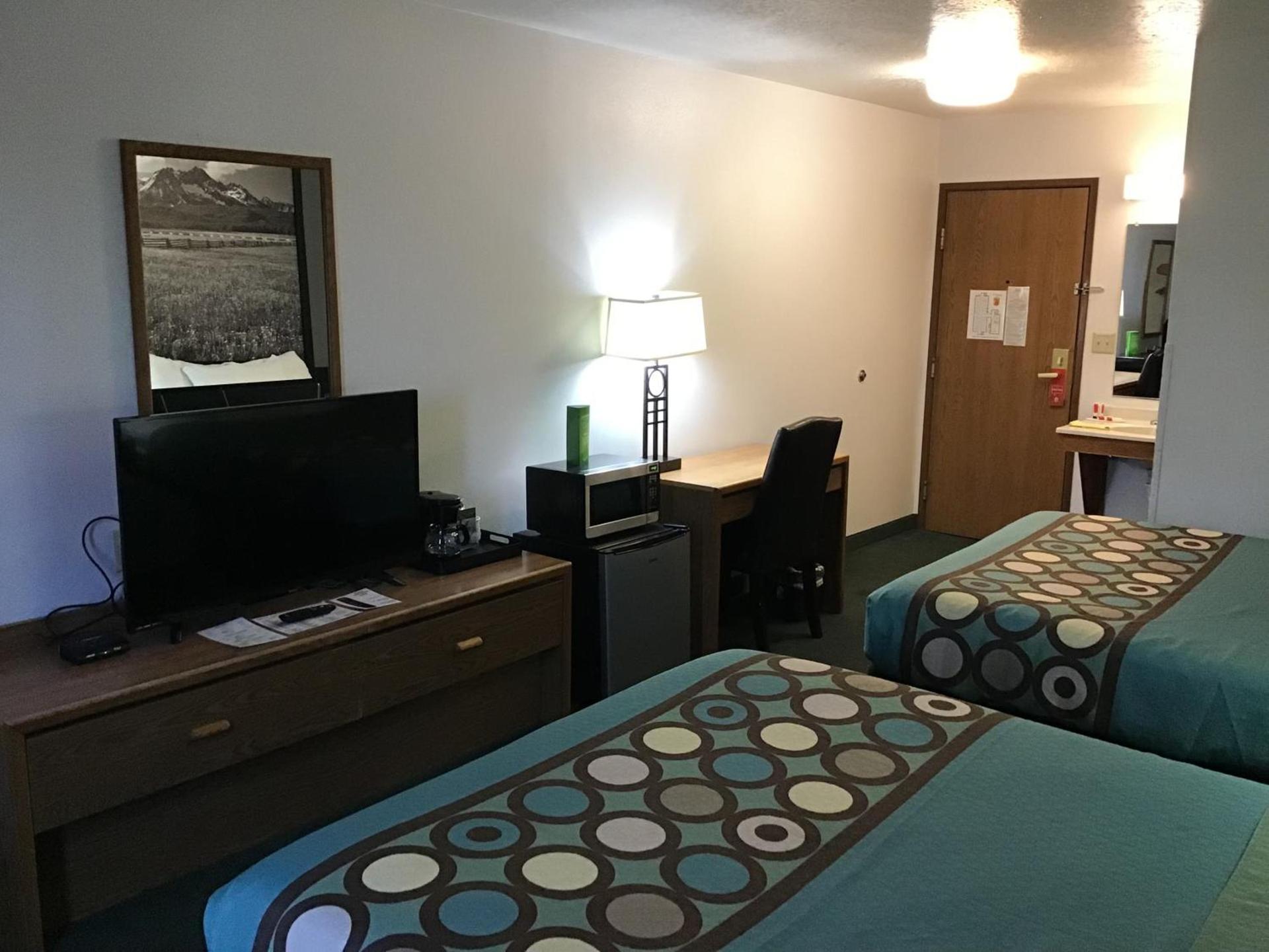 Super 8 by Wyndham Rexburg photo 8