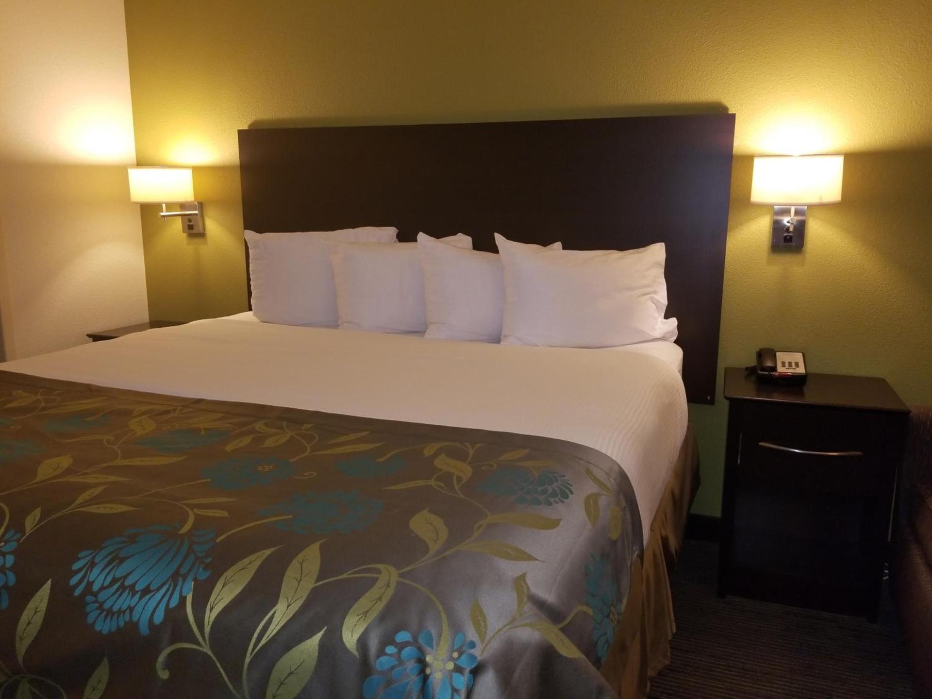 Baymont by Wyndham Eau Claire WI photo 23