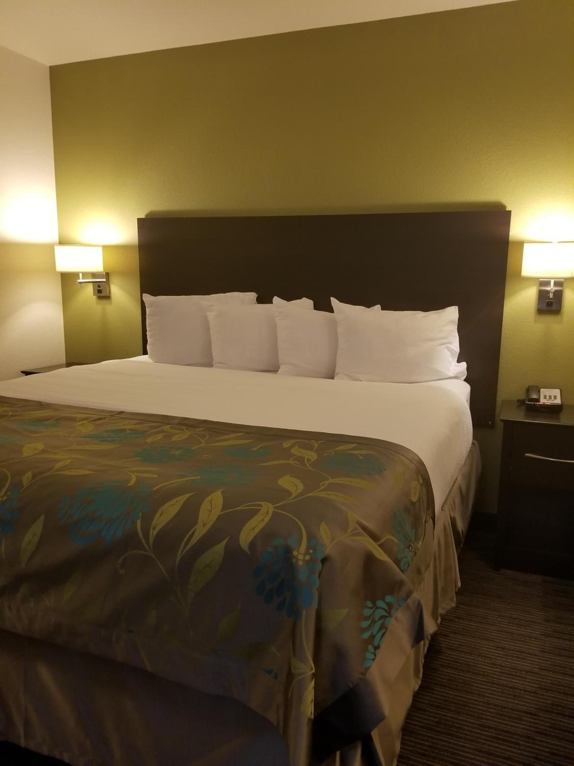 Baymont by Wyndham Eau Claire WI photo 18