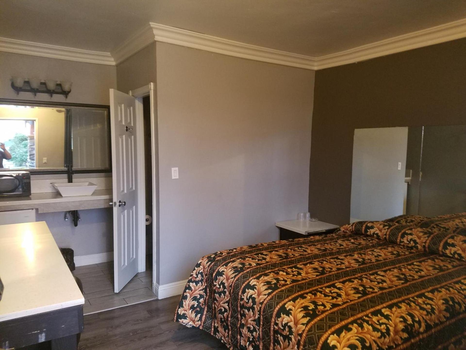 Flight Motel photo 6