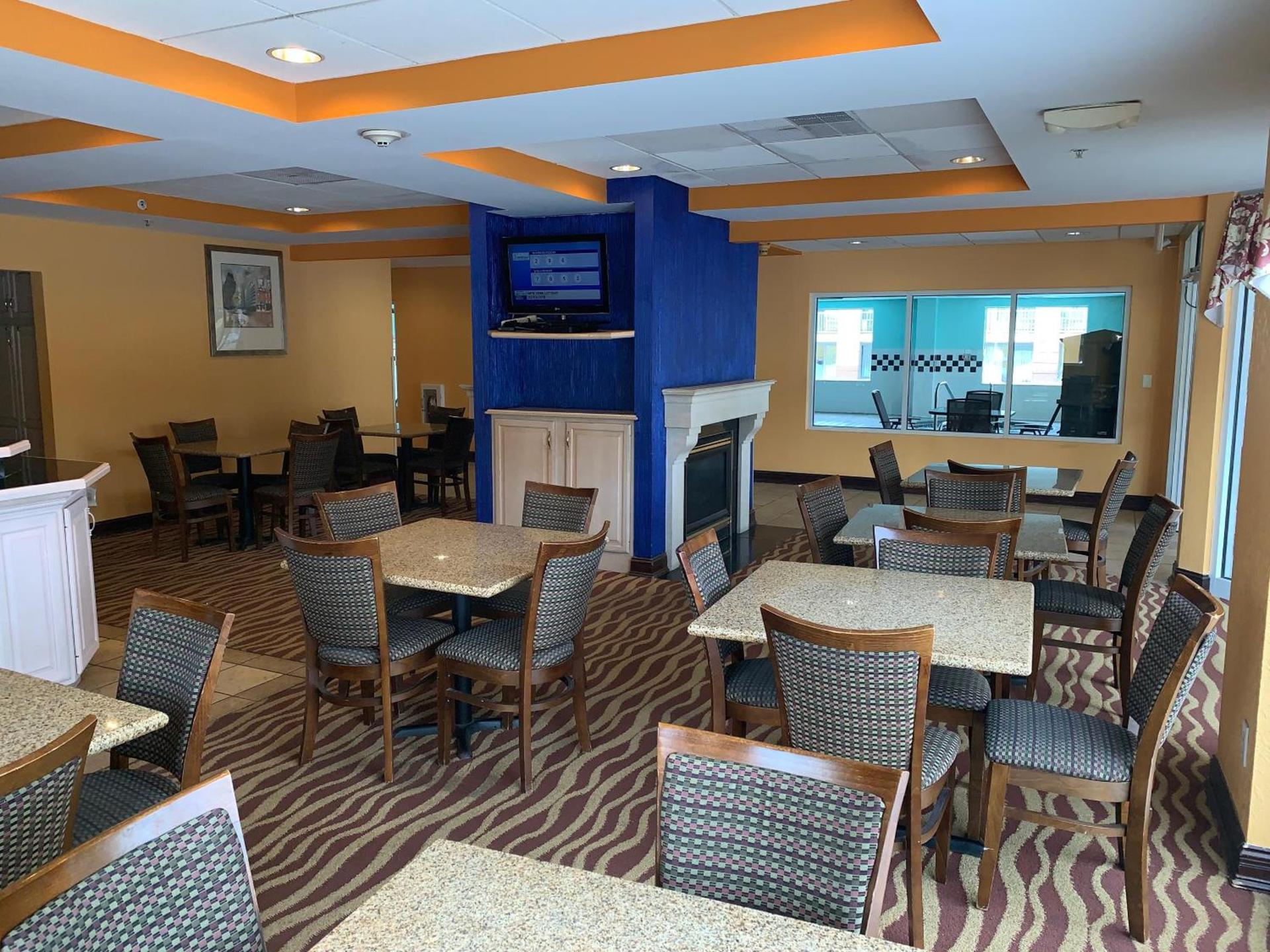 Days Inn & Suites by Wyndham Albany photo 63