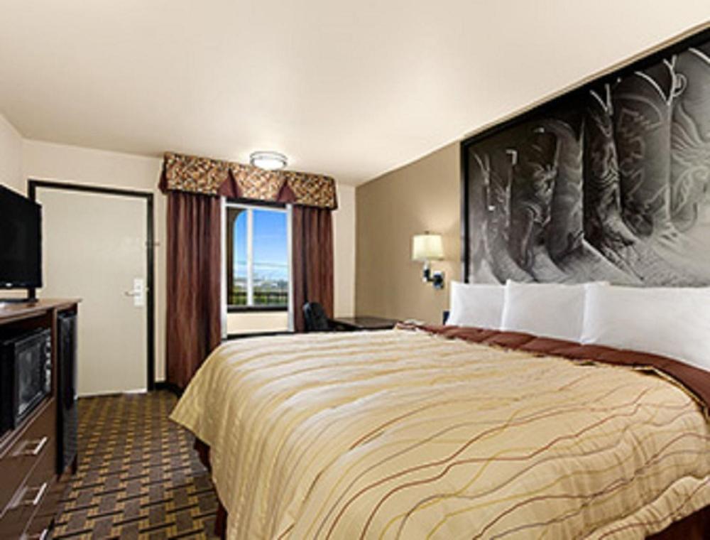 Super 8 by Wyndham Fort Worth TX photo 27