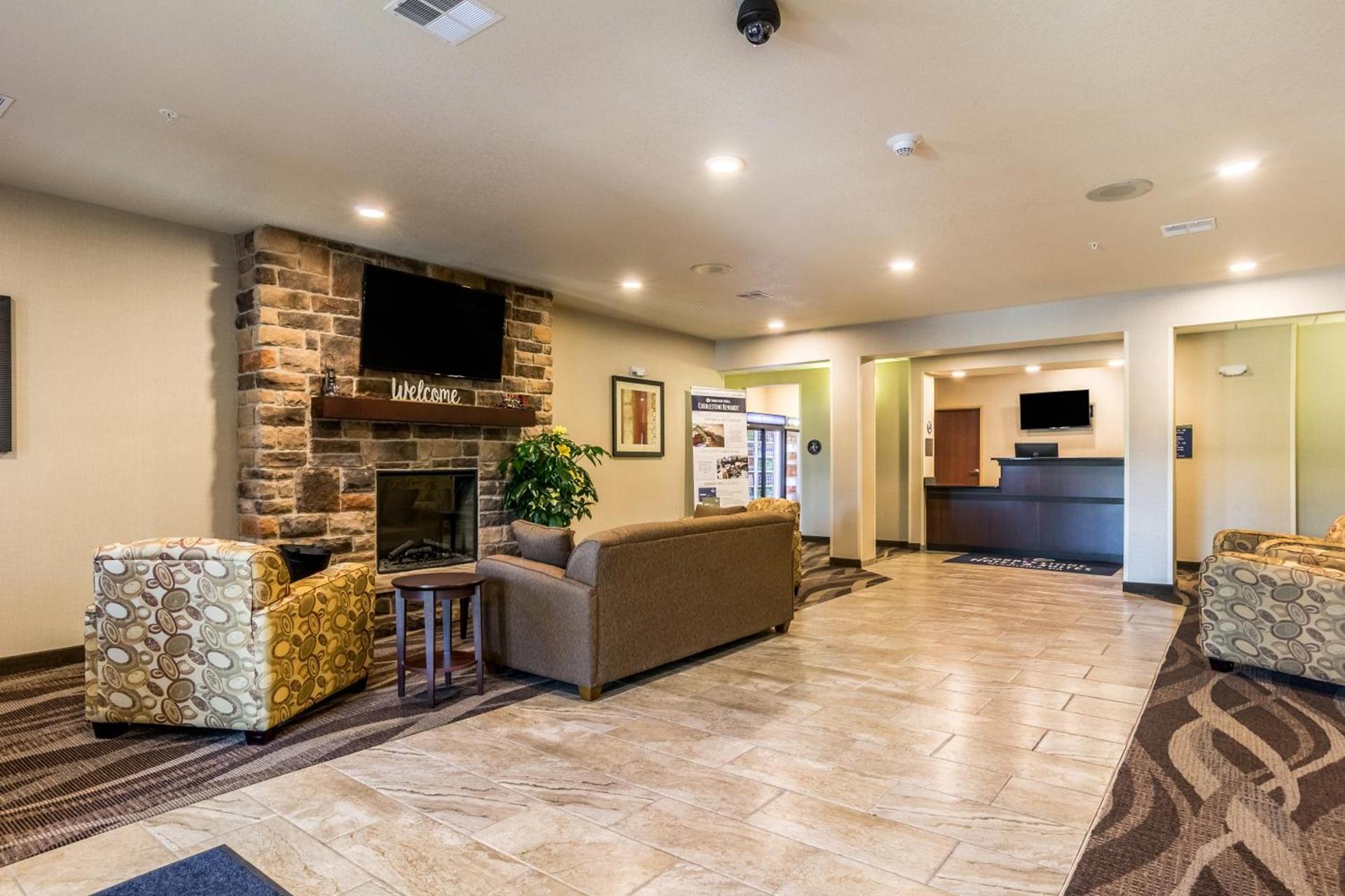 Cobblestone Hotel & Suites - Torrington photo 30