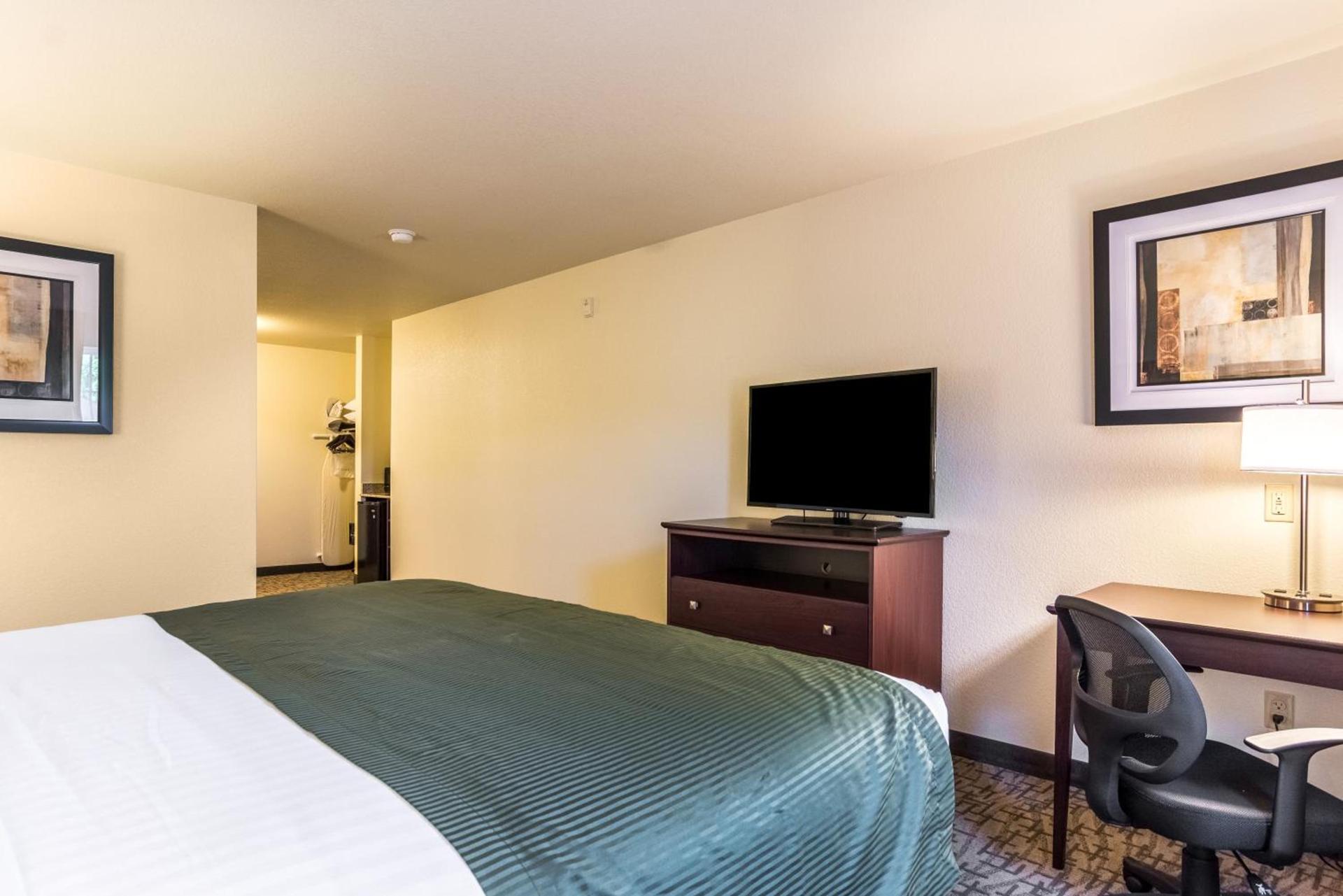 Cobblestone Hotel & Suites - Torrington photo 4