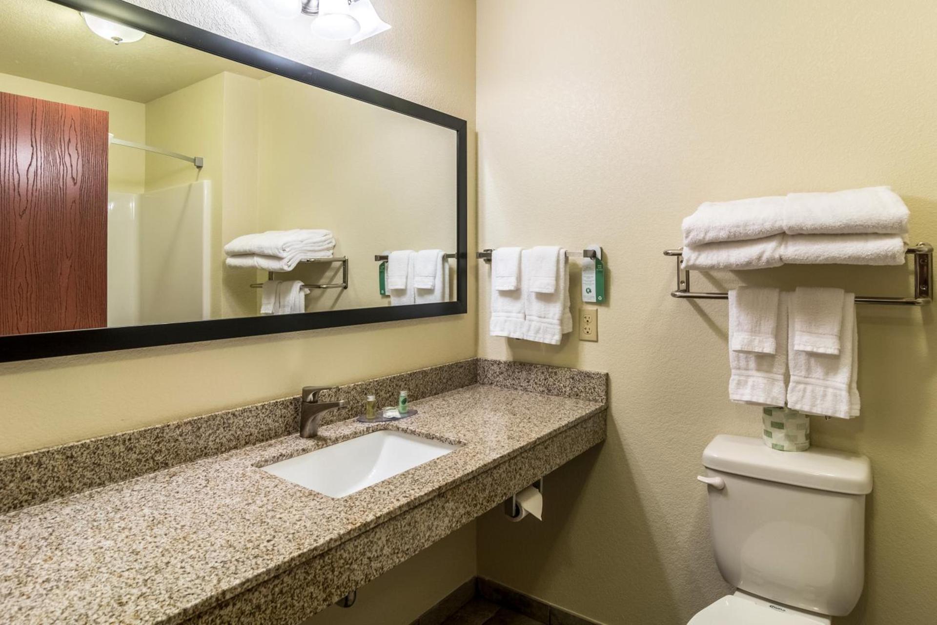 Cobblestone Hotel & Suites - Torrington photo 33
