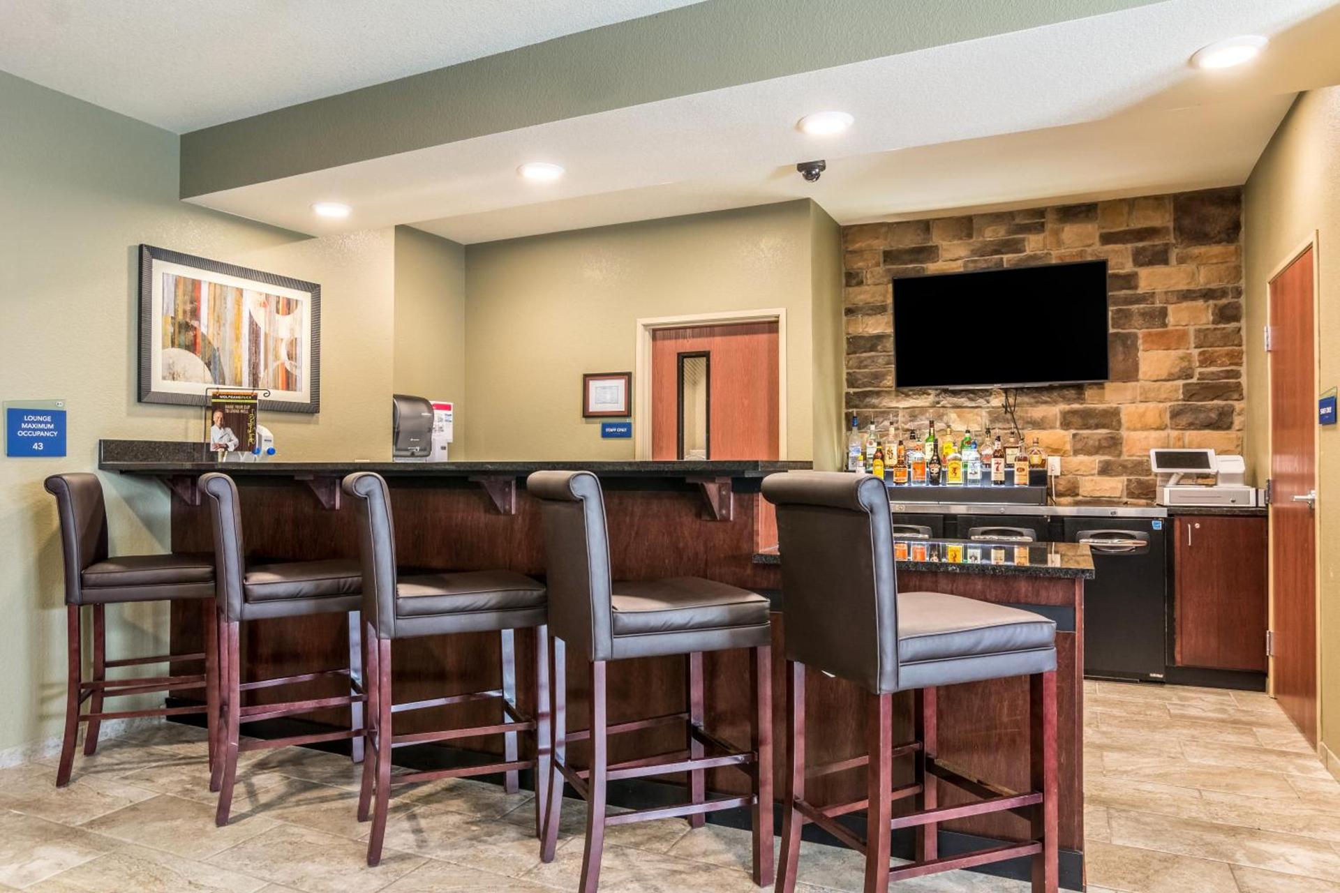 Cobblestone Hotel & Suites - Torrington photo 47