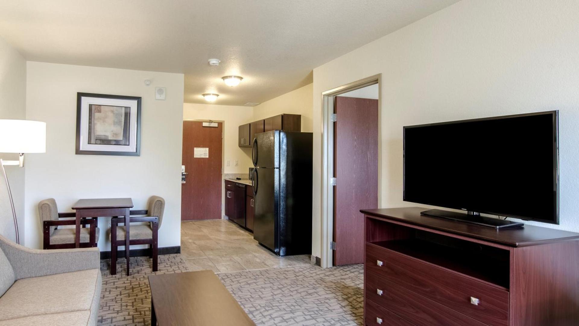 Cobblestone Hotel & Suites - Torrington photo 26