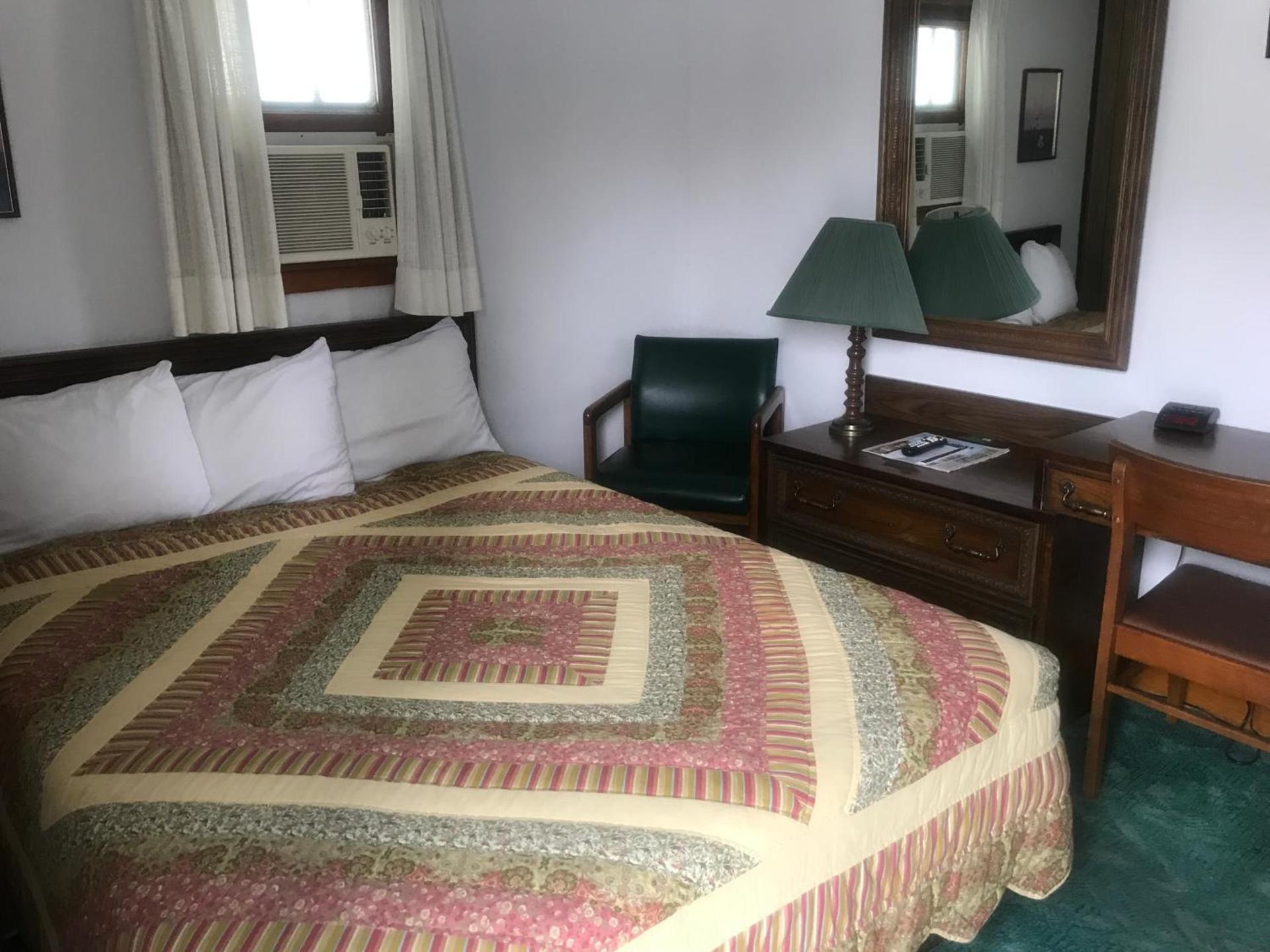 Chalet Motel photo 18