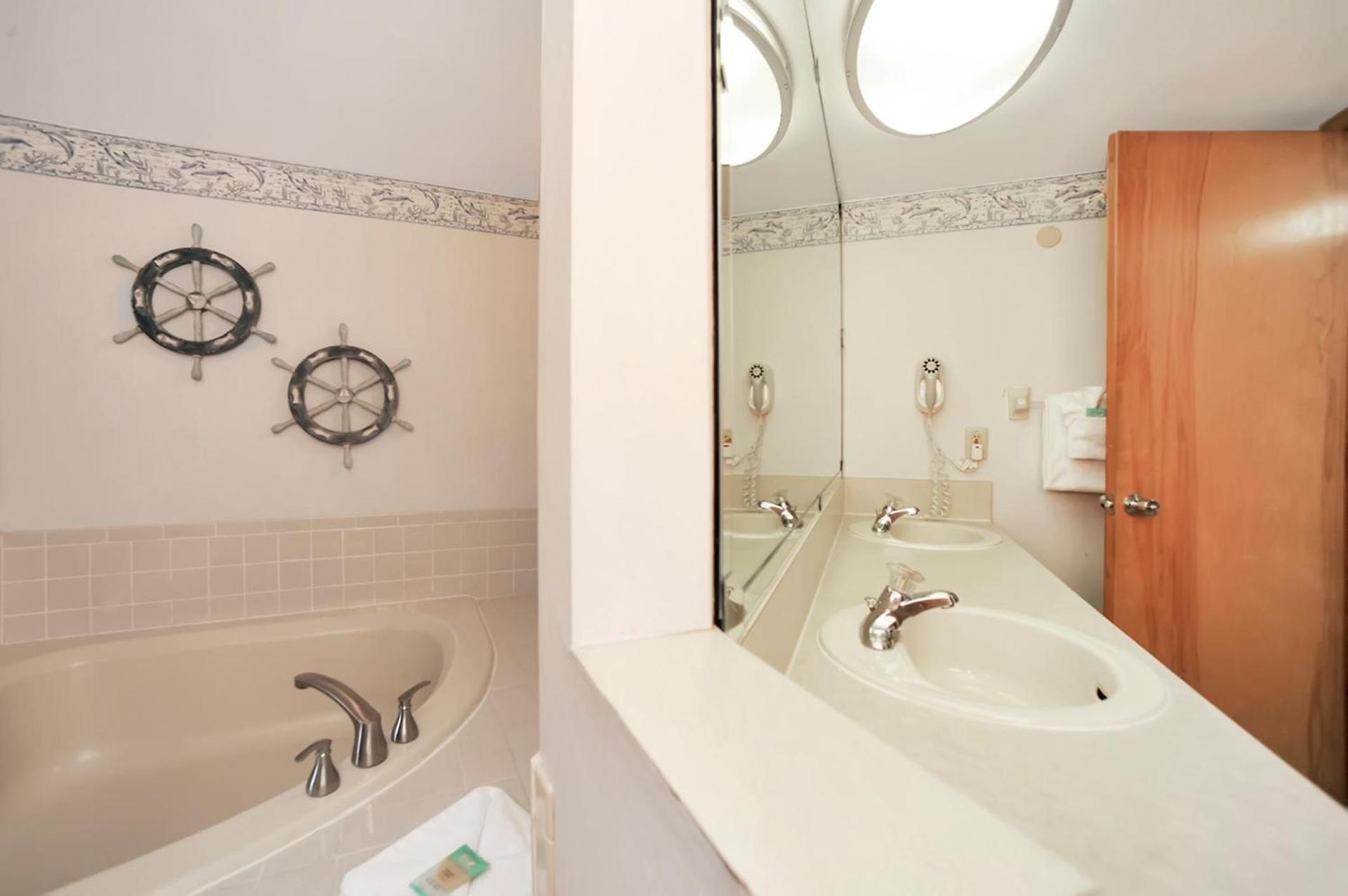 Oceanique Resort photo 40