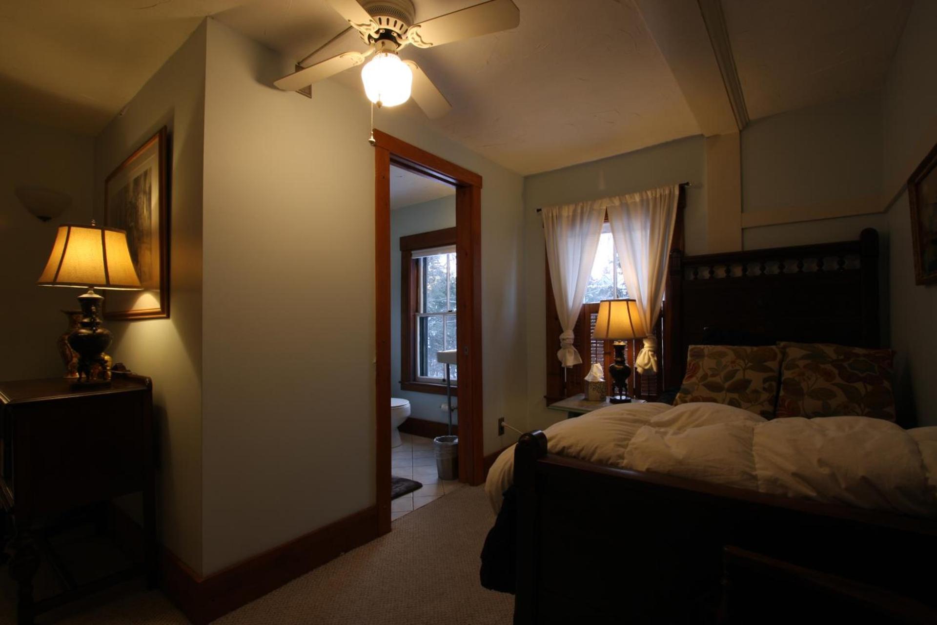 Follansbee Inn photo 84