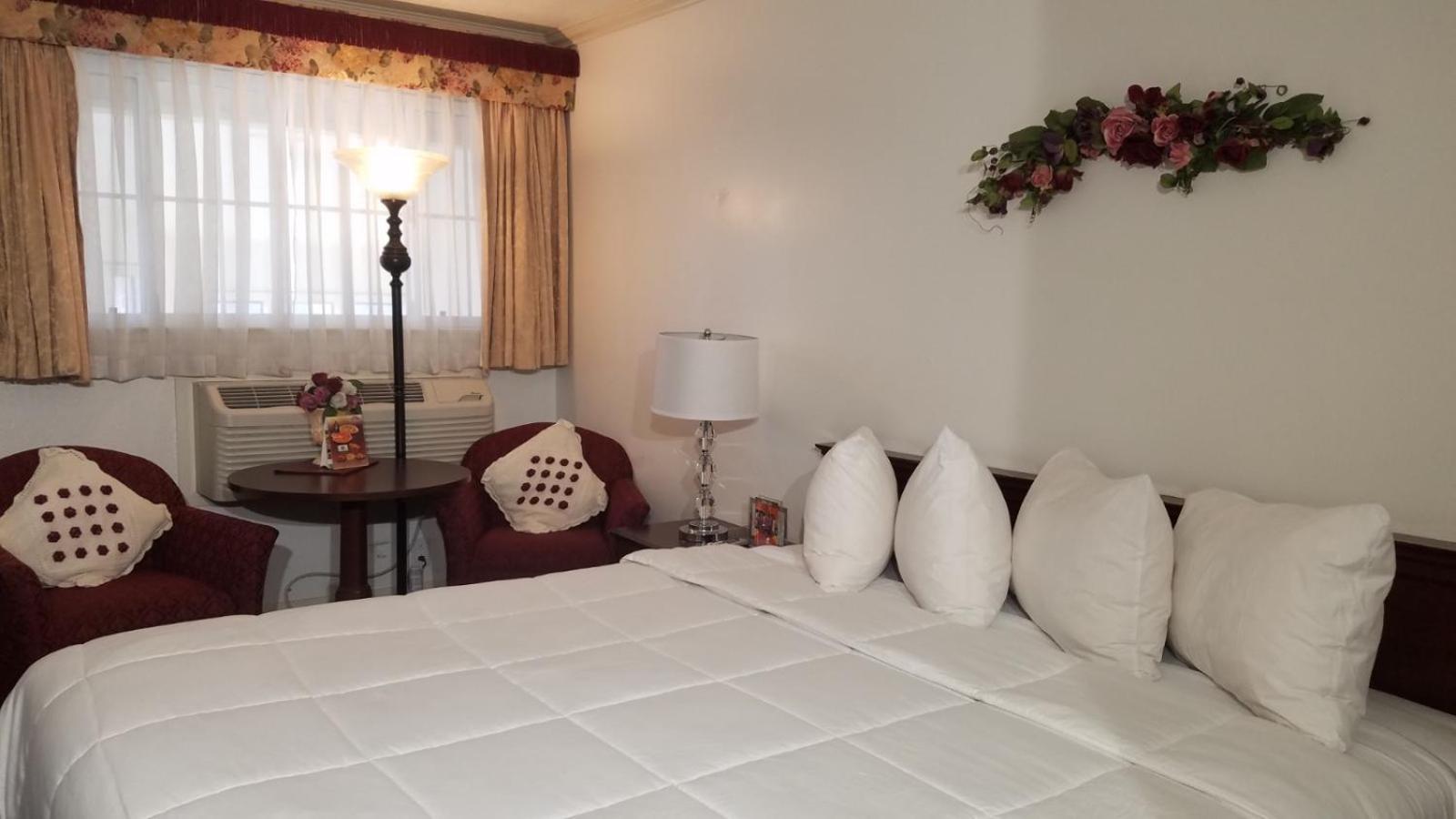 Stanford Motor Inn photo 13
