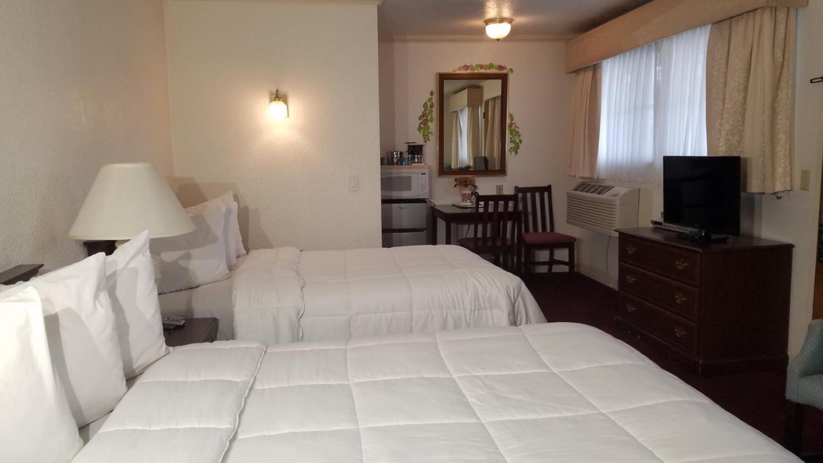 Stanford Motor Inn photo 14