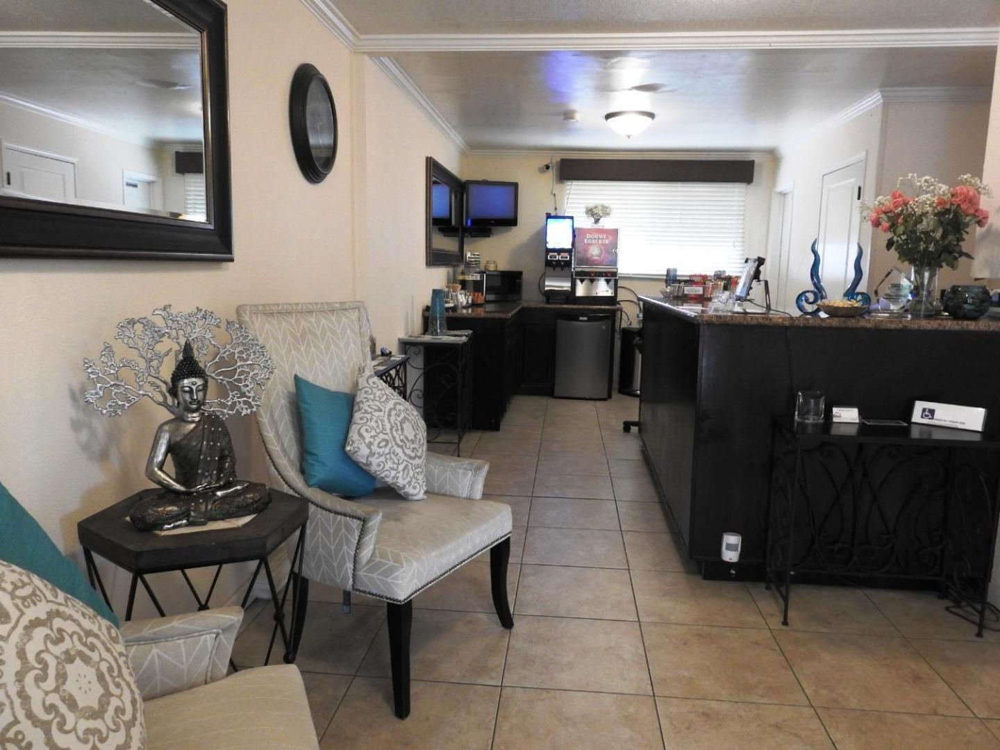 Stanford Motor Inn photo 2
